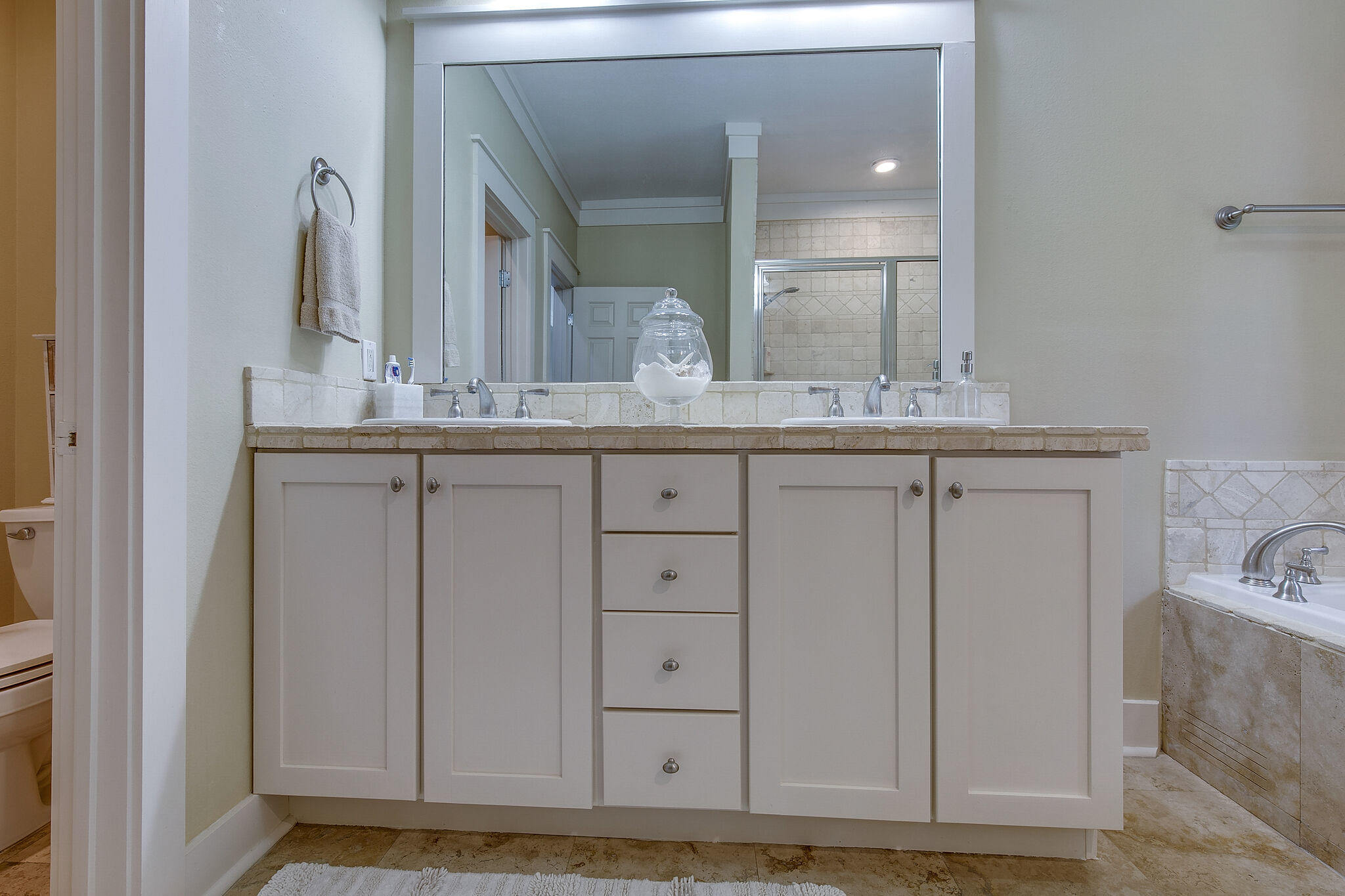 MAGNOLIA BAY - Residential