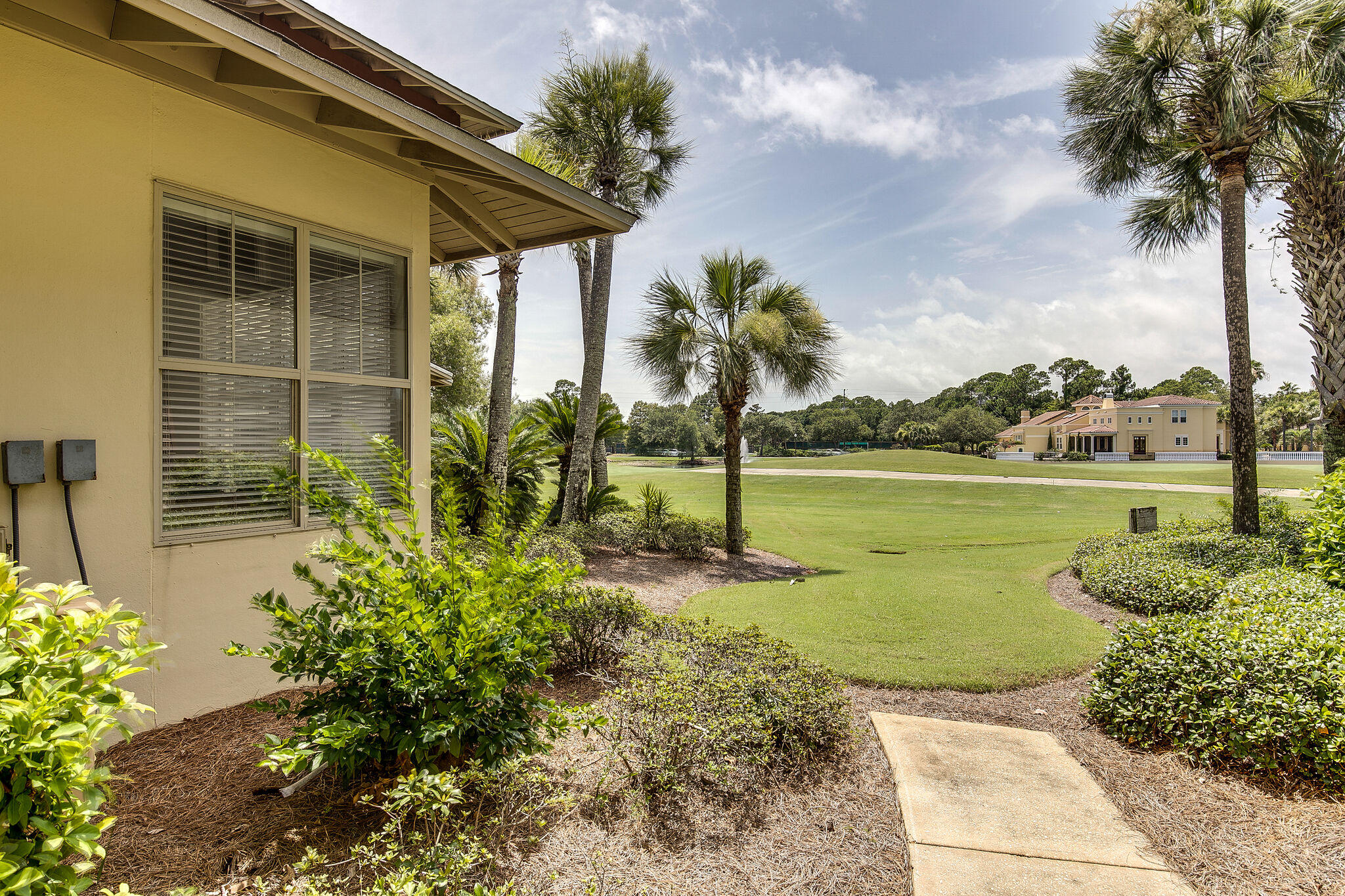 MAGNOLIA BAY - Residential