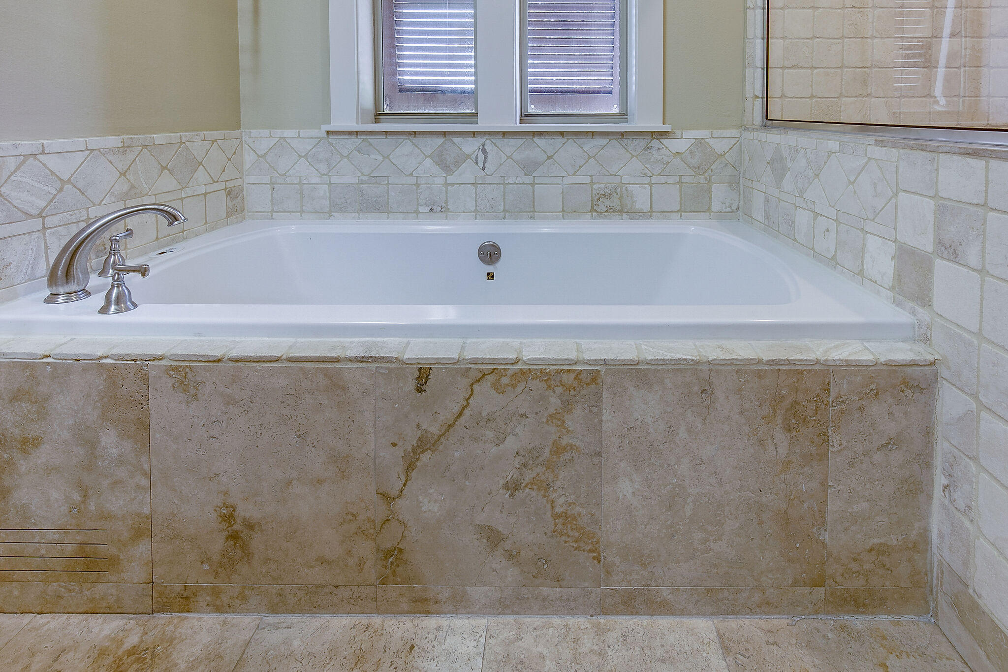 MAGNOLIA BAY - Residential