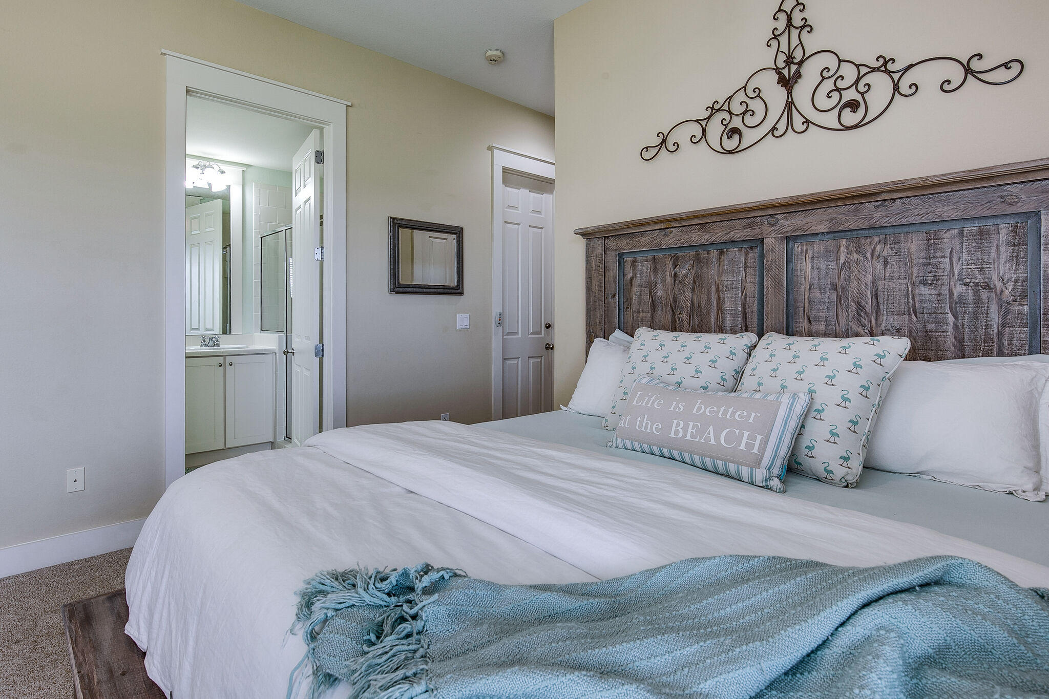 MAGNOLIA BAY - Residential