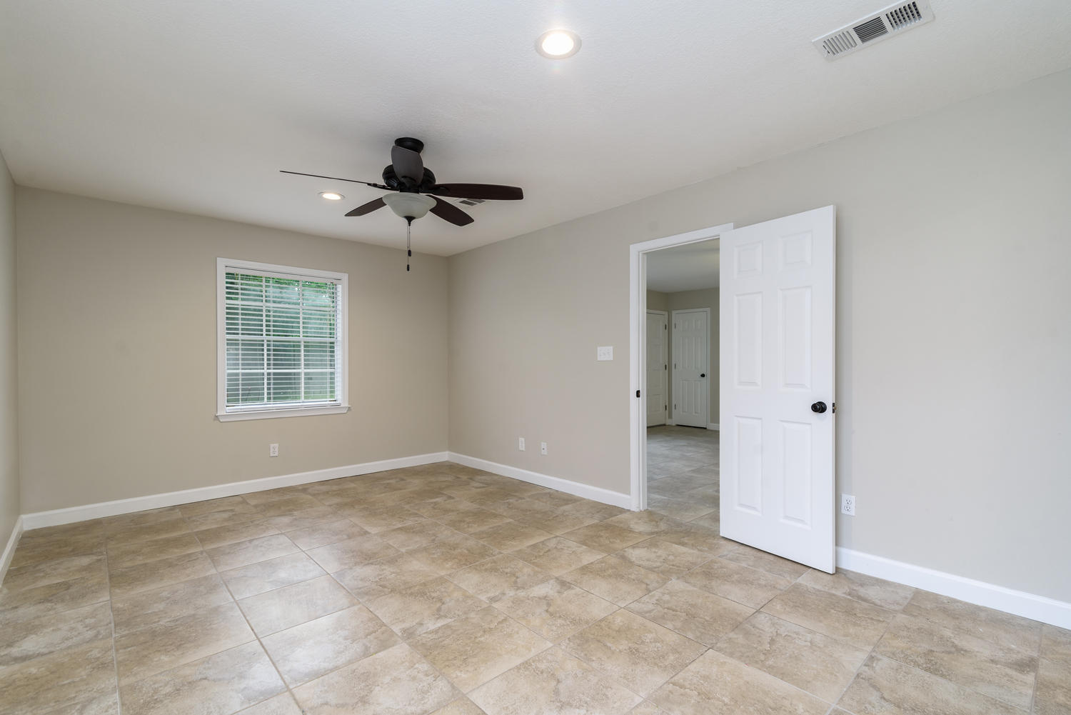 CAROL ANNE MANOR 1ST ADDN - Residential