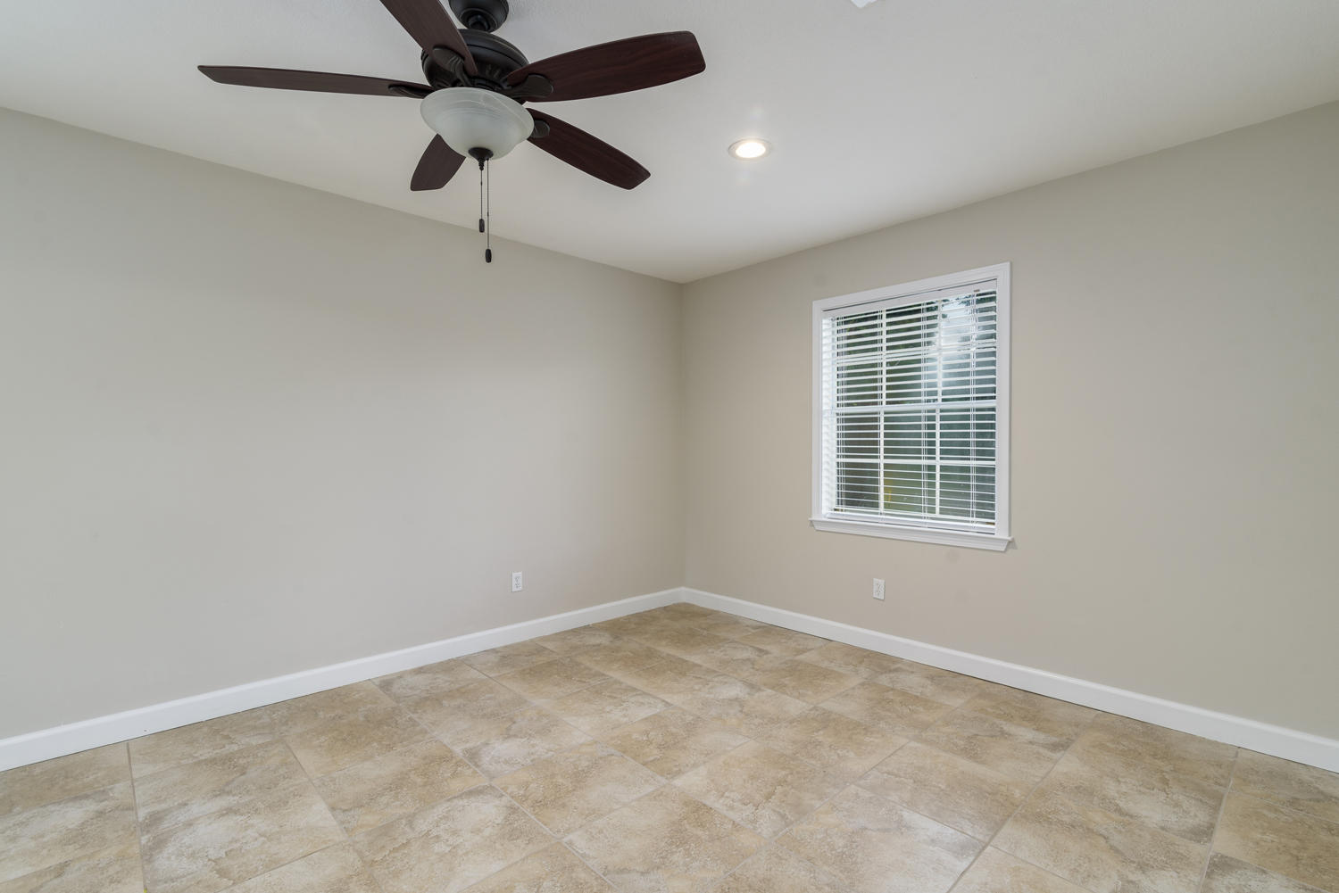 CAROL ANNE MANOR 1ST ADDN - Residential