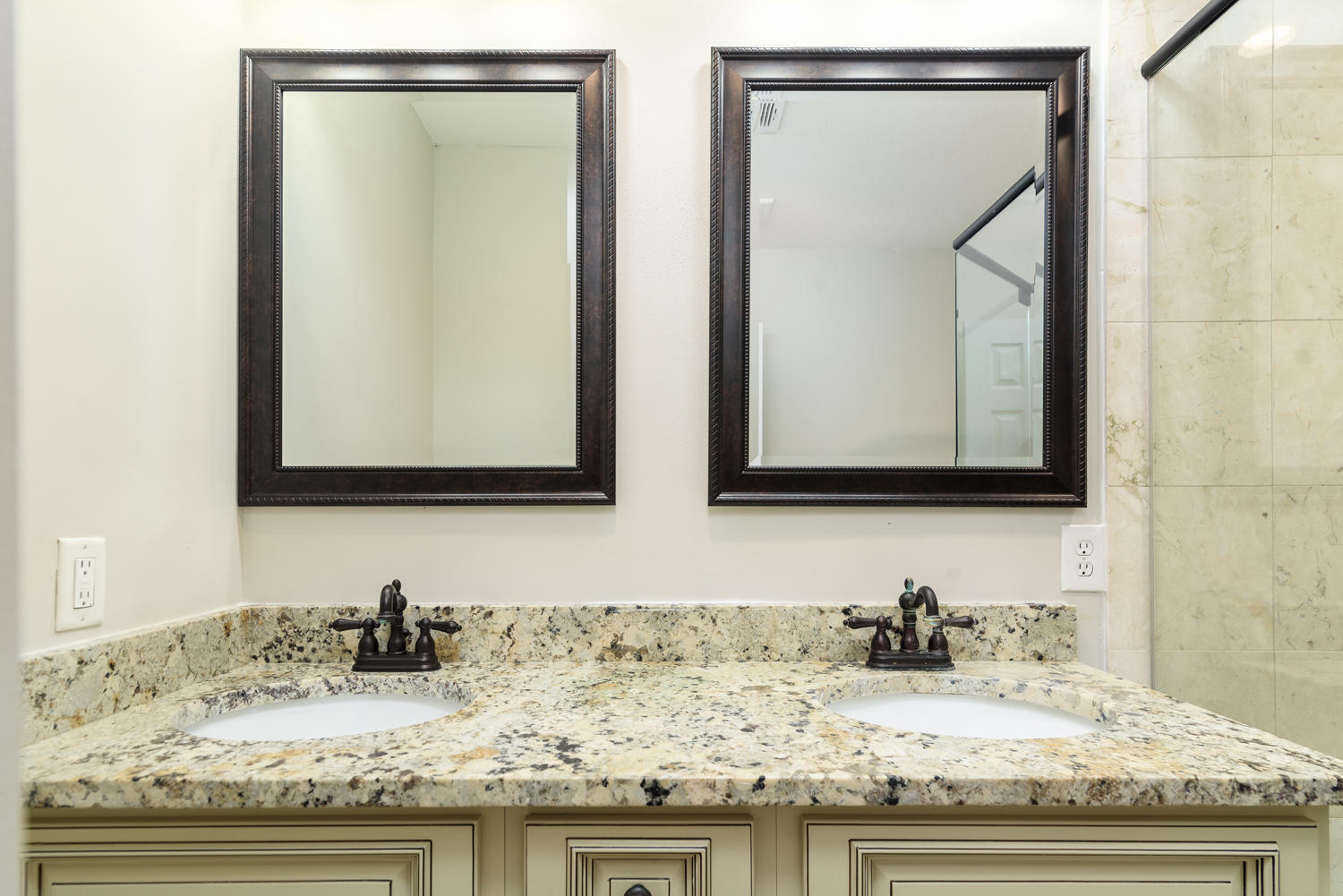 CAROL ANNE MANOR 1ST ADDN - Residential