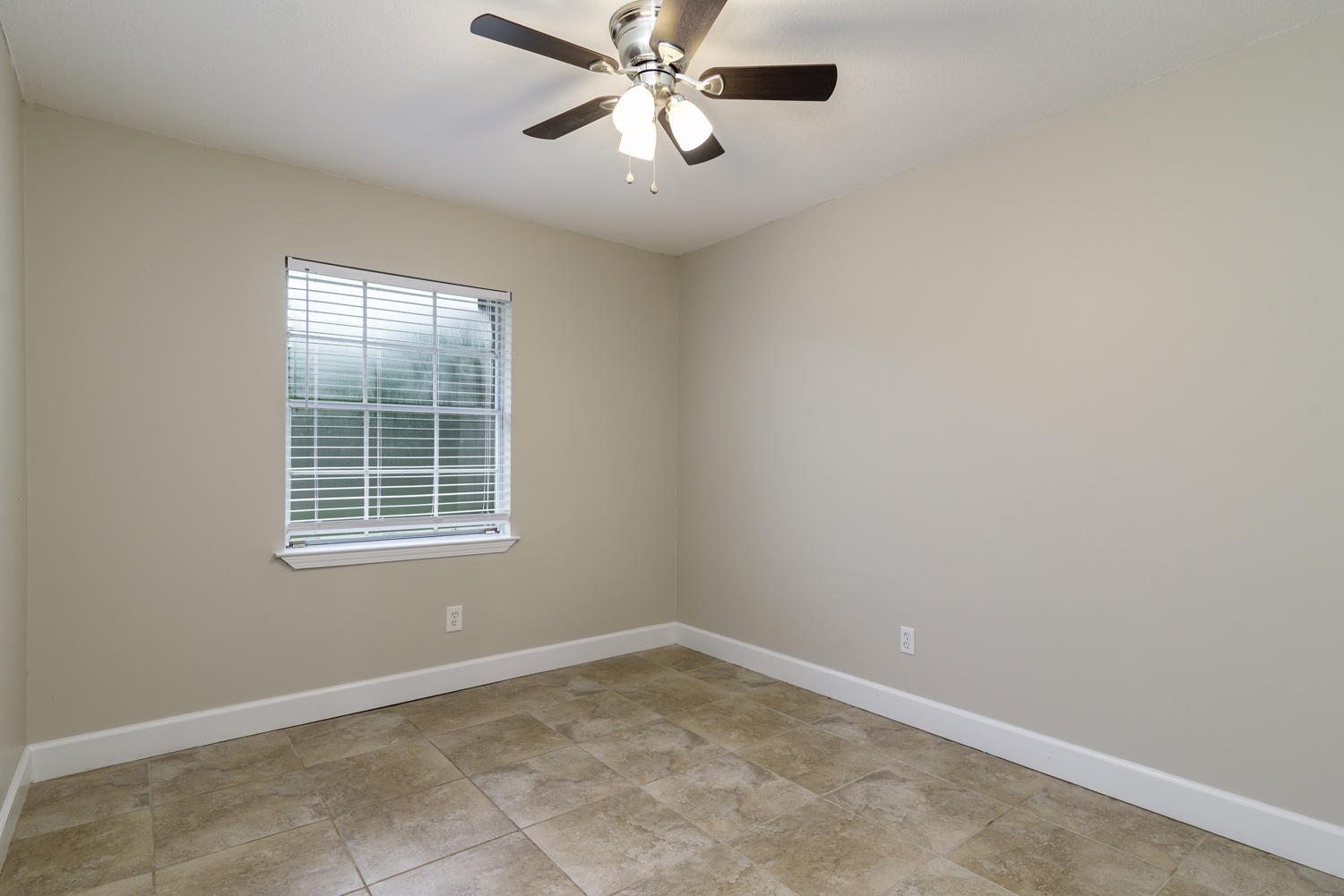 CAROL ANNE MANOR 1ST ADDN - Residential