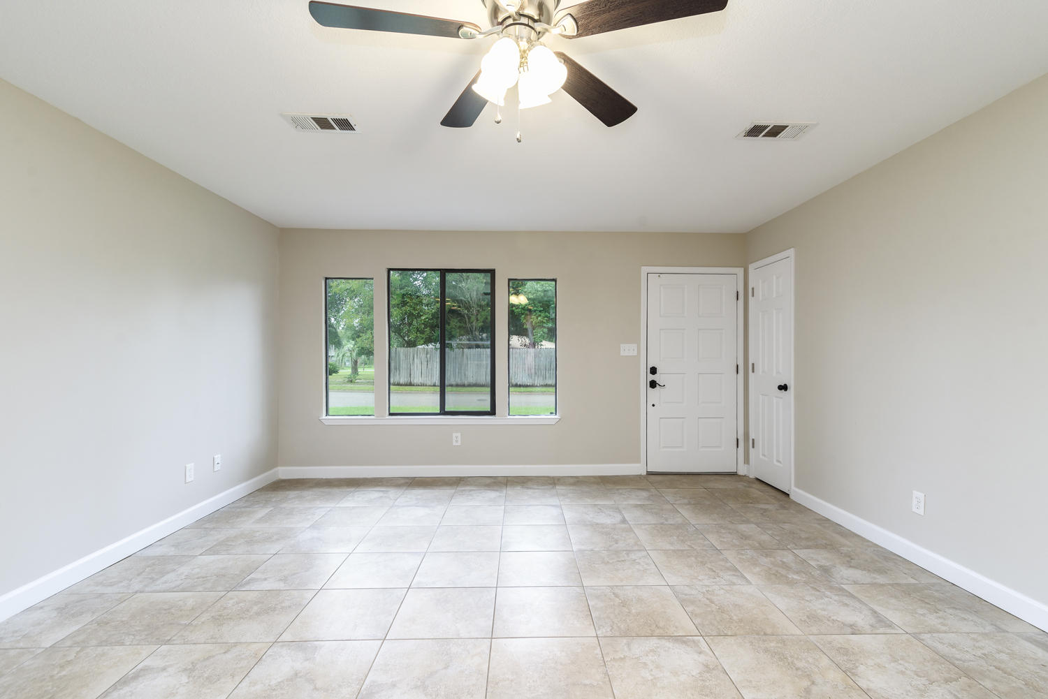 CAROL ANNE MANOR 1ST ADDN - Residential