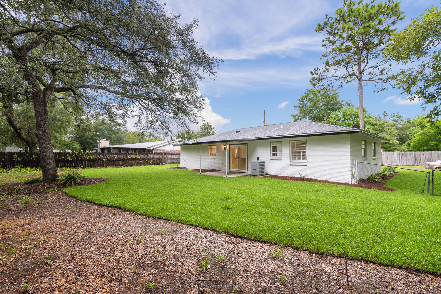 CAROL ANNE MANOR 1ST ADDN - Residential