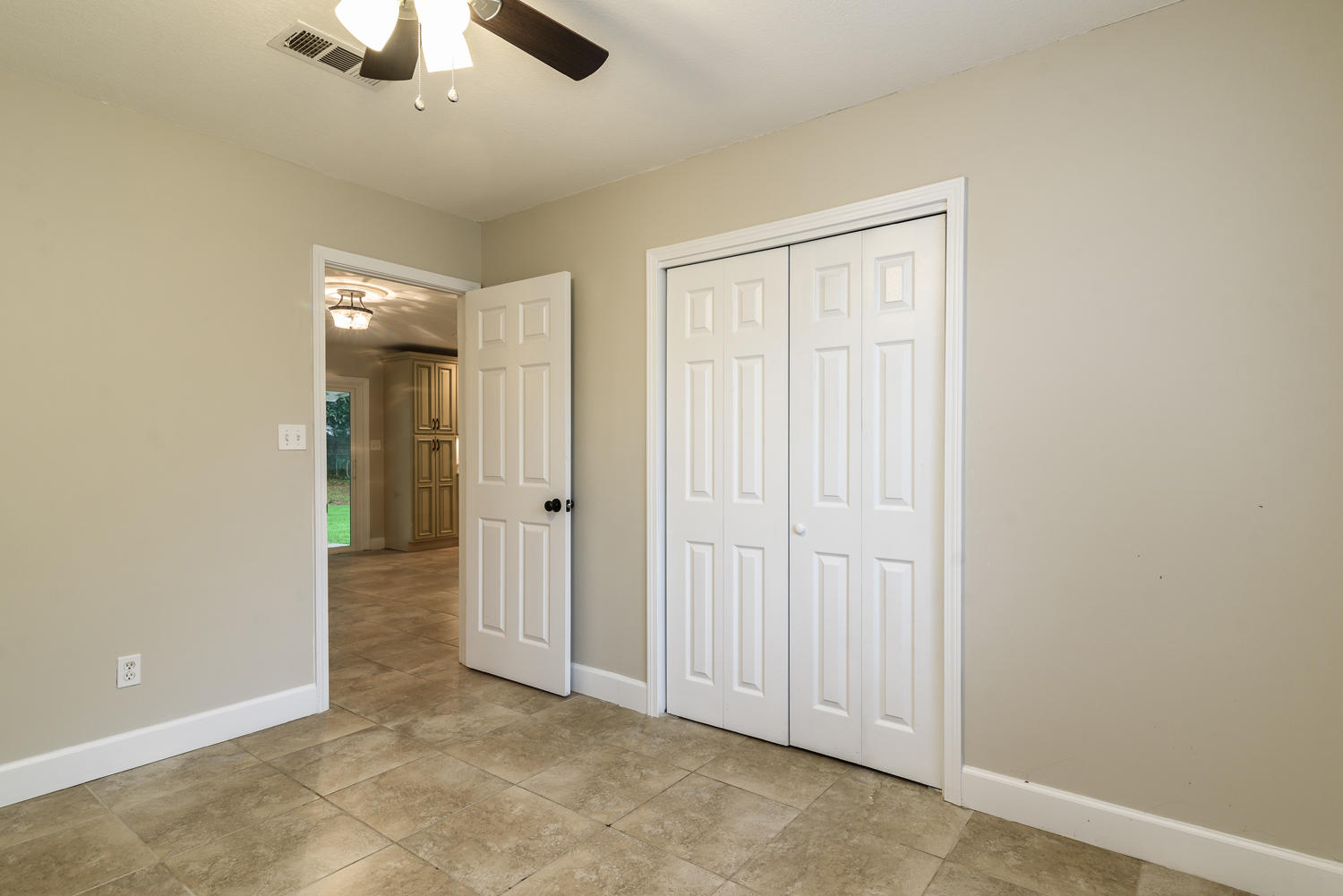 CAROL ANNE MANOR 1ST ADDN - Residential