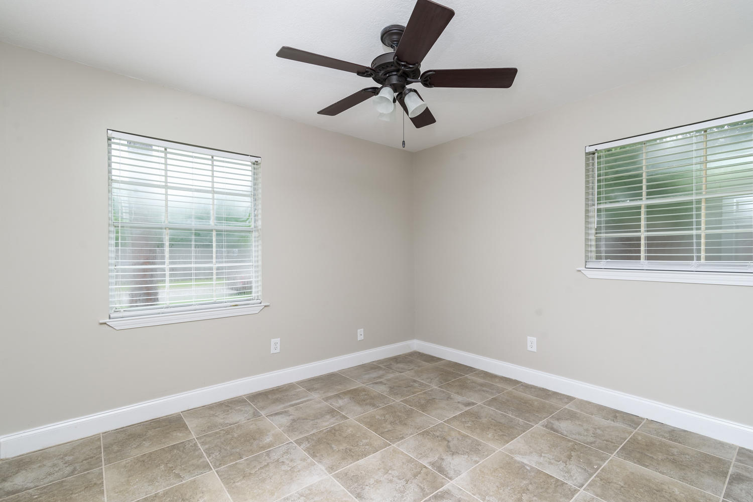 CAROL ANNE MANOR 1ST ADDN - Residential