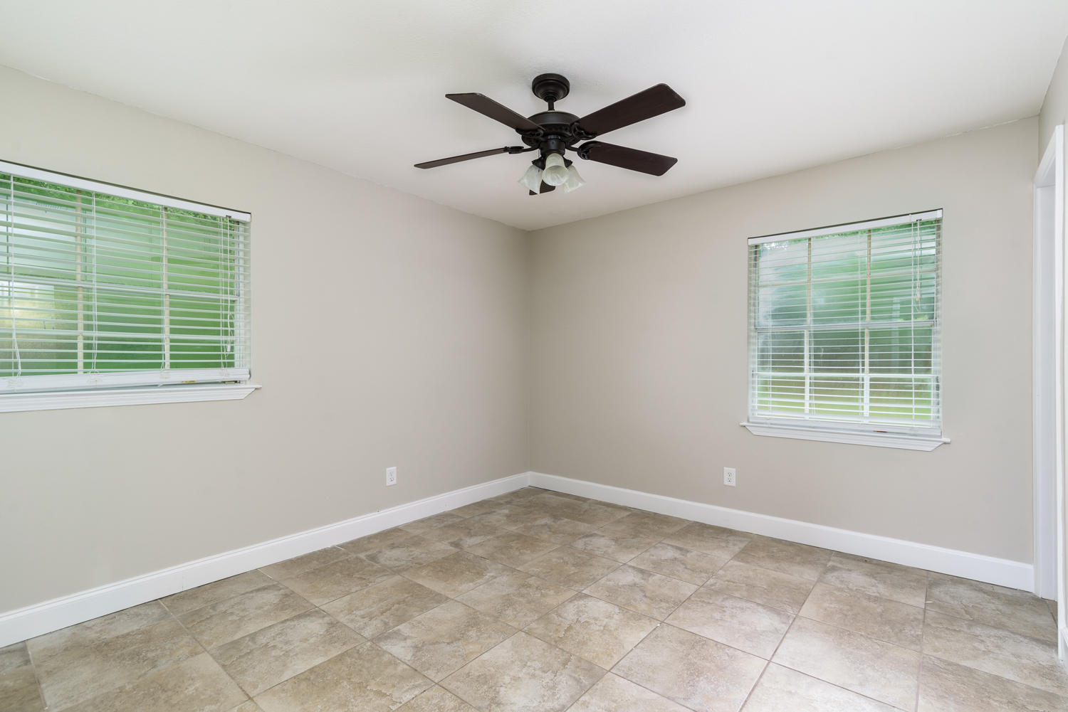 CAROL ANNE MANOR 1ST ADDN - Residential