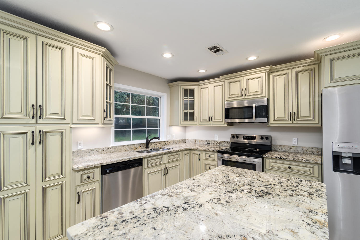 CAROL ANNE MANOR 1ST ADDN - Residential