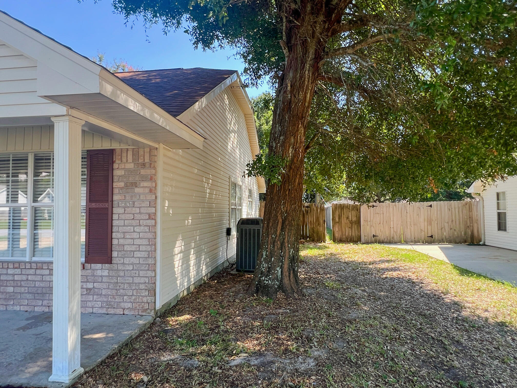 LIVE OAK - Residential