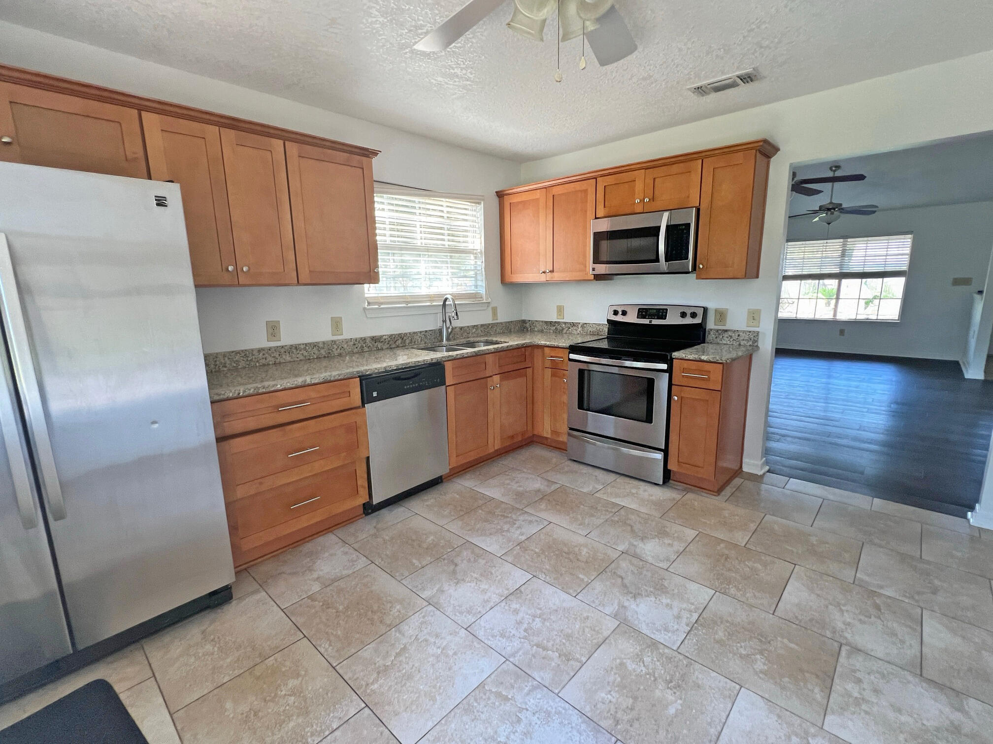 LIVE OAK - Residential