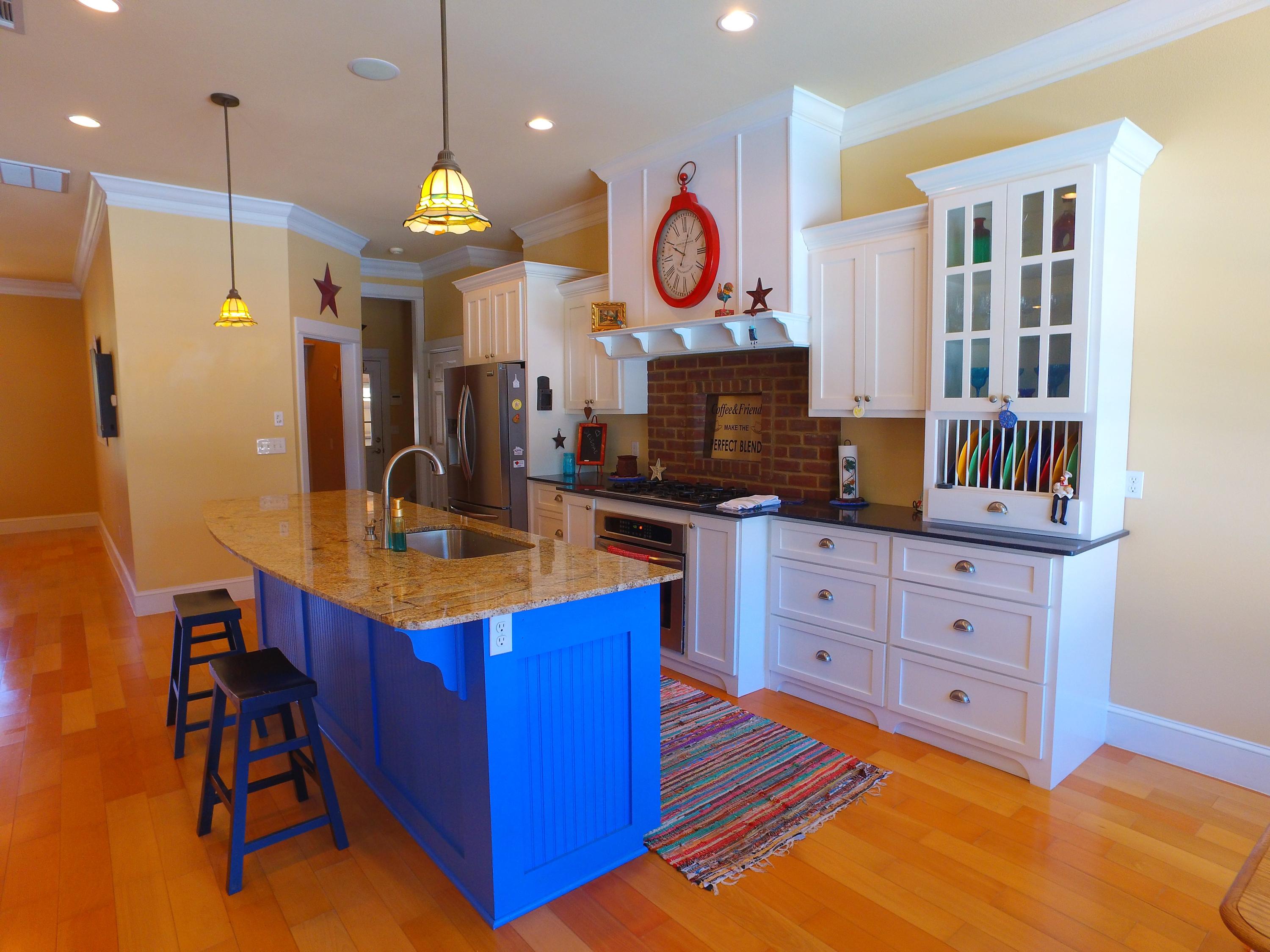 Country Club Estates - Residential