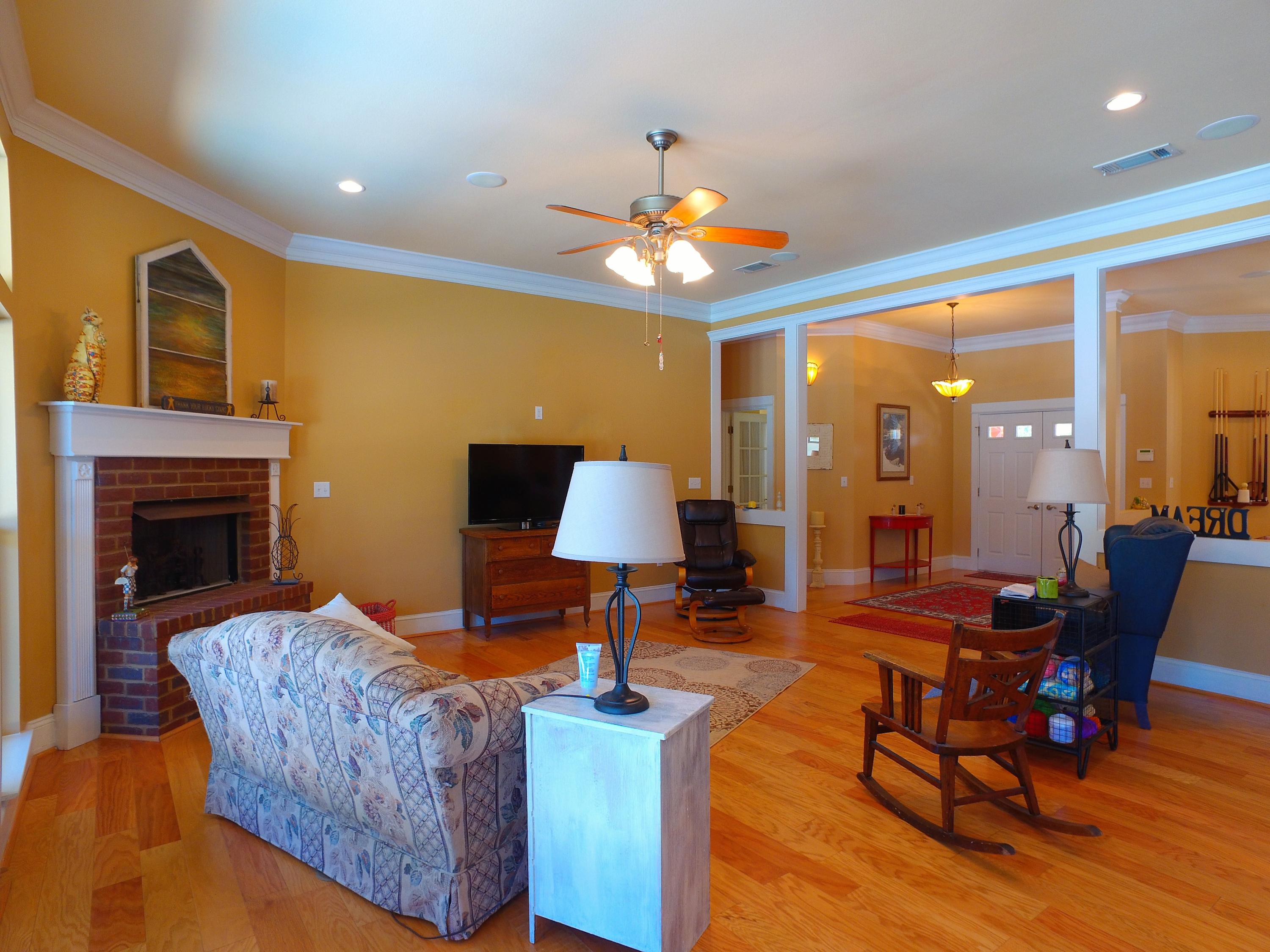 Country Club Estates - Residential