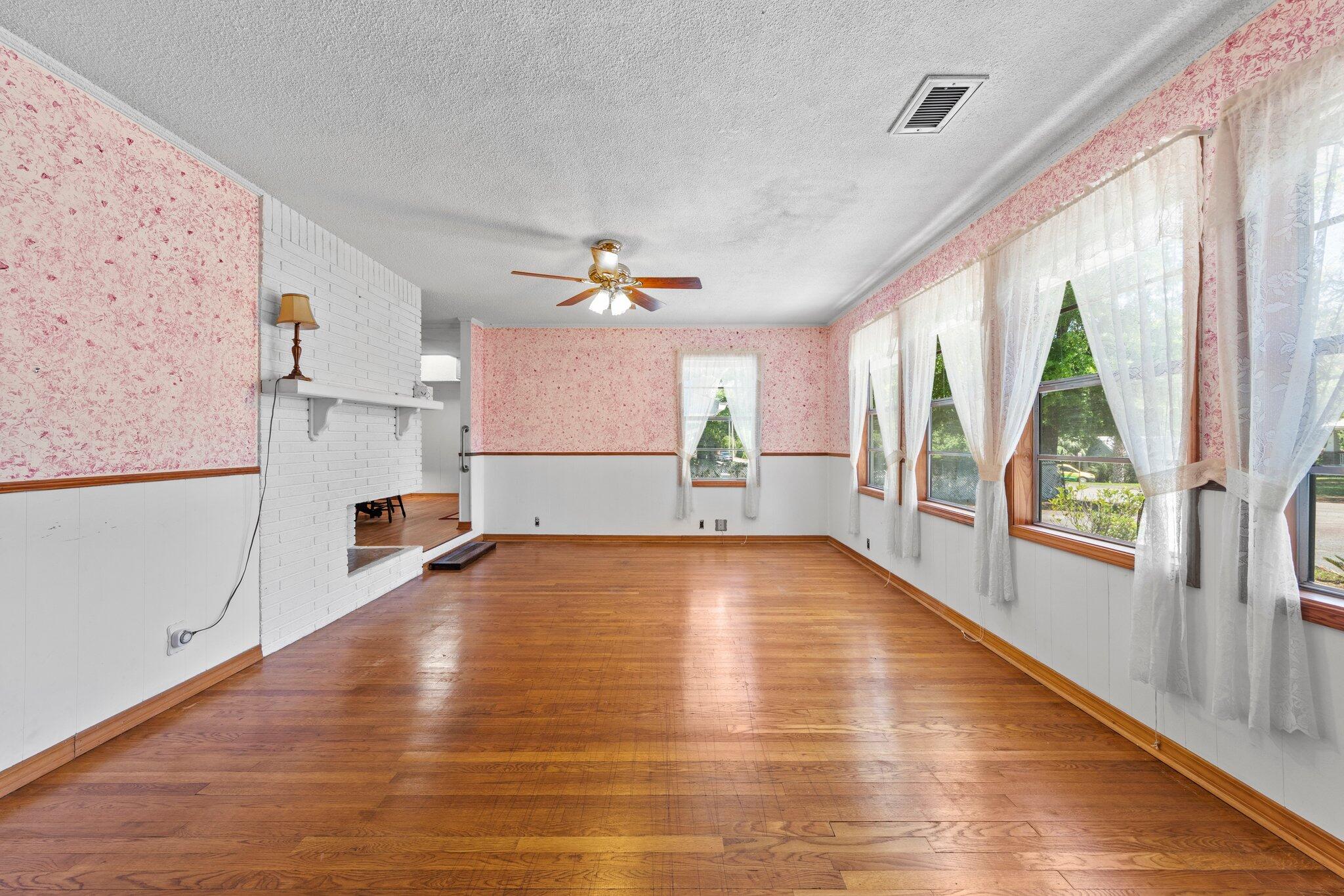 GREY MOSS POINT - Residential