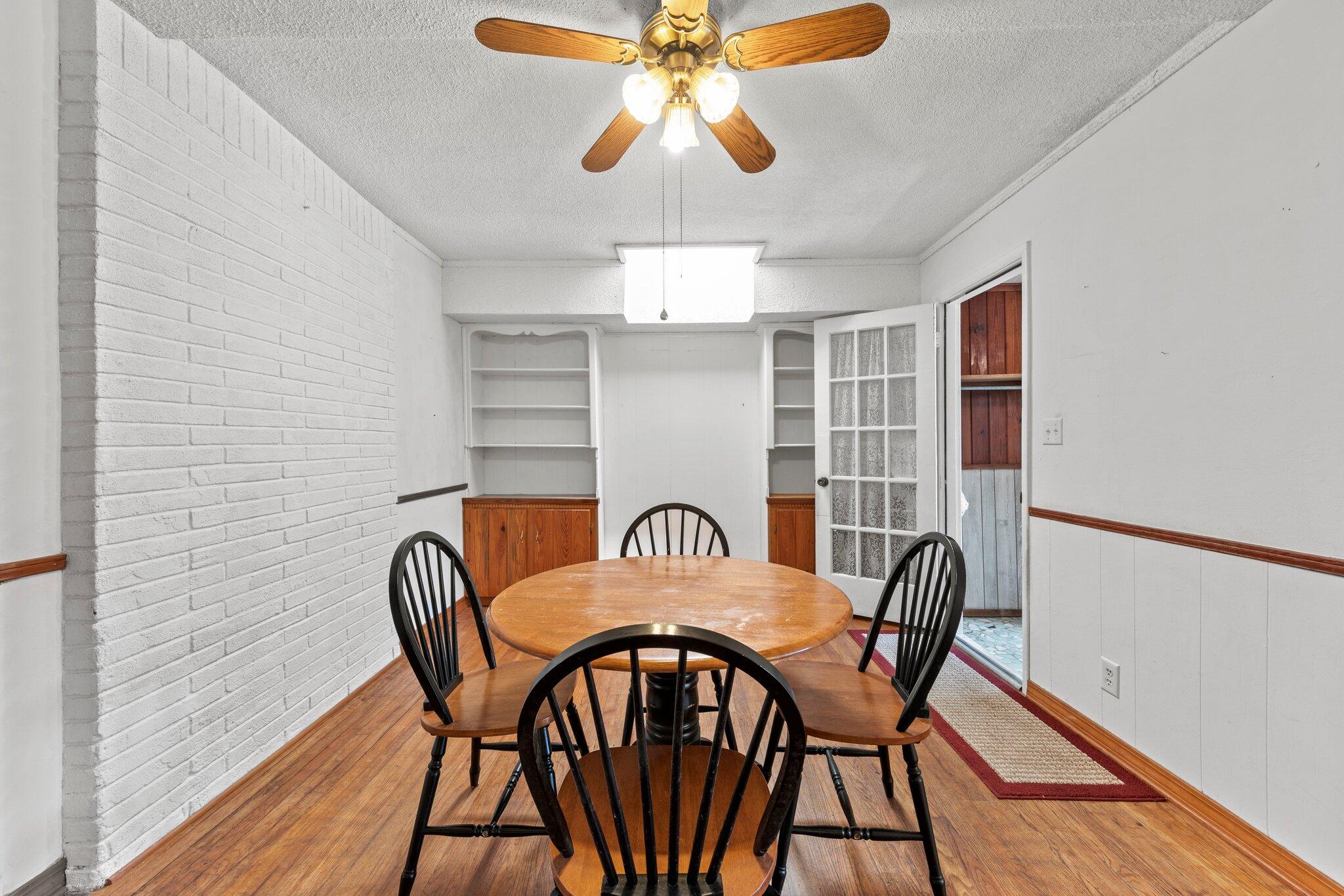 GREY MOSS POINT - Residential