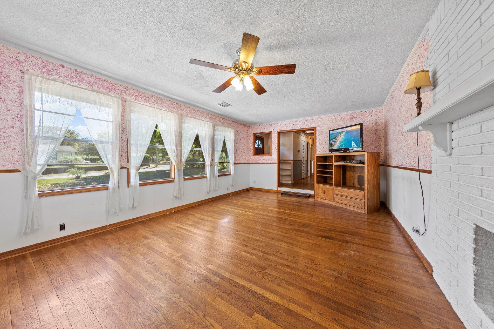 GREY MOSS POINT - Residential