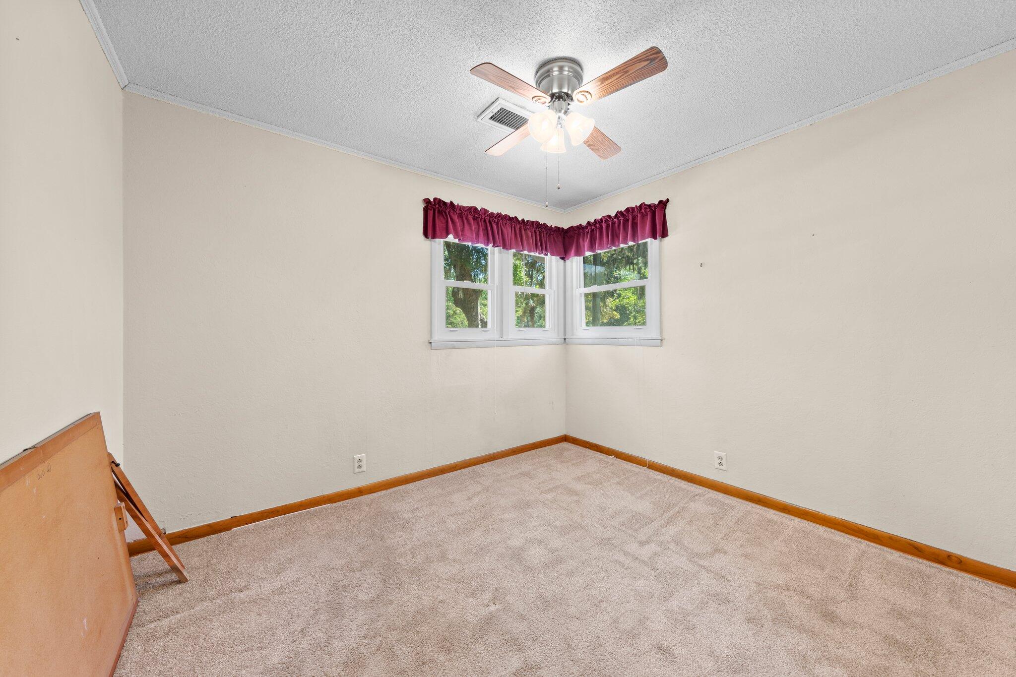 GREY MOSS POINT - Residential