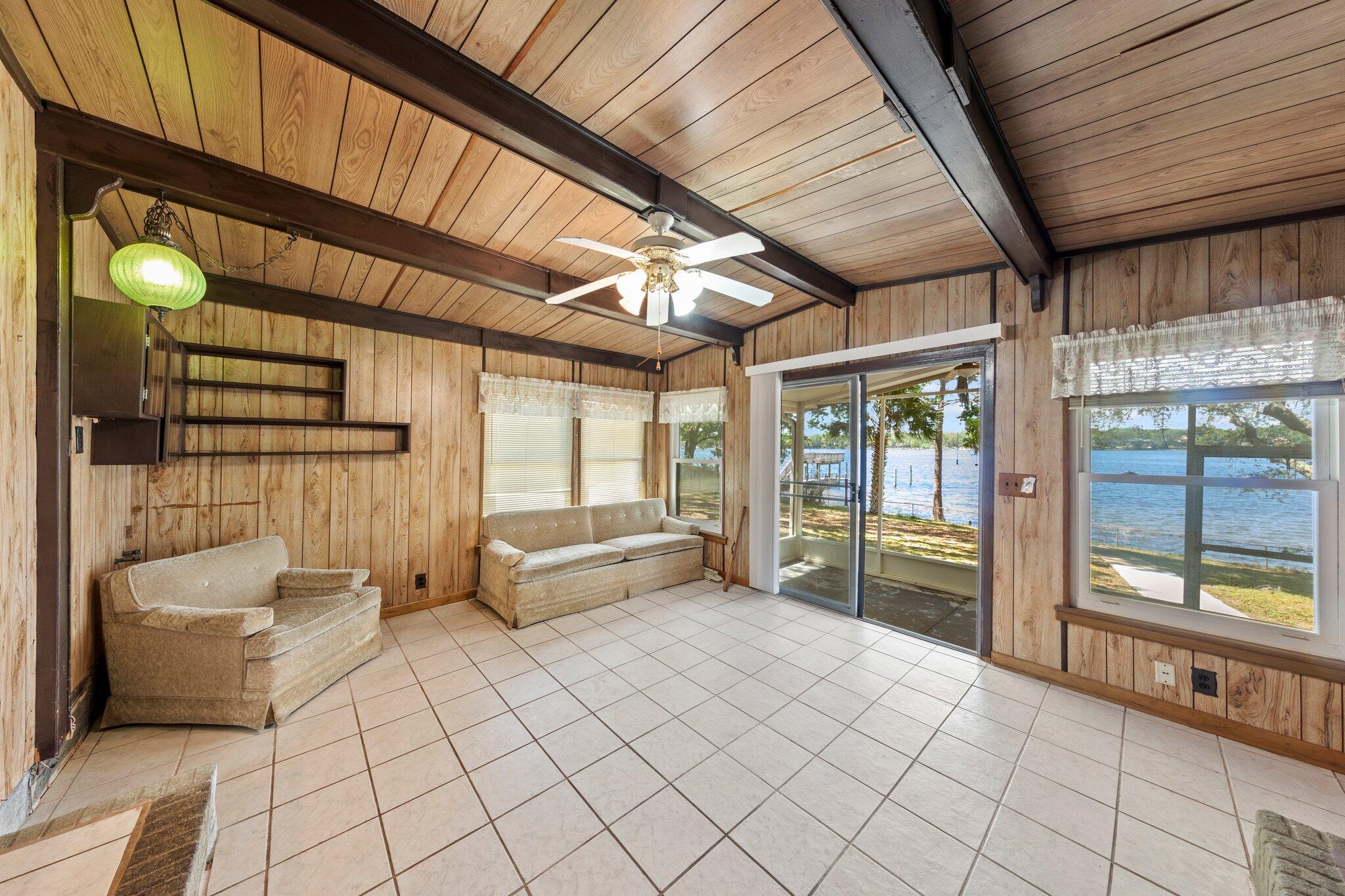 GREY MOSS POINT - Residential