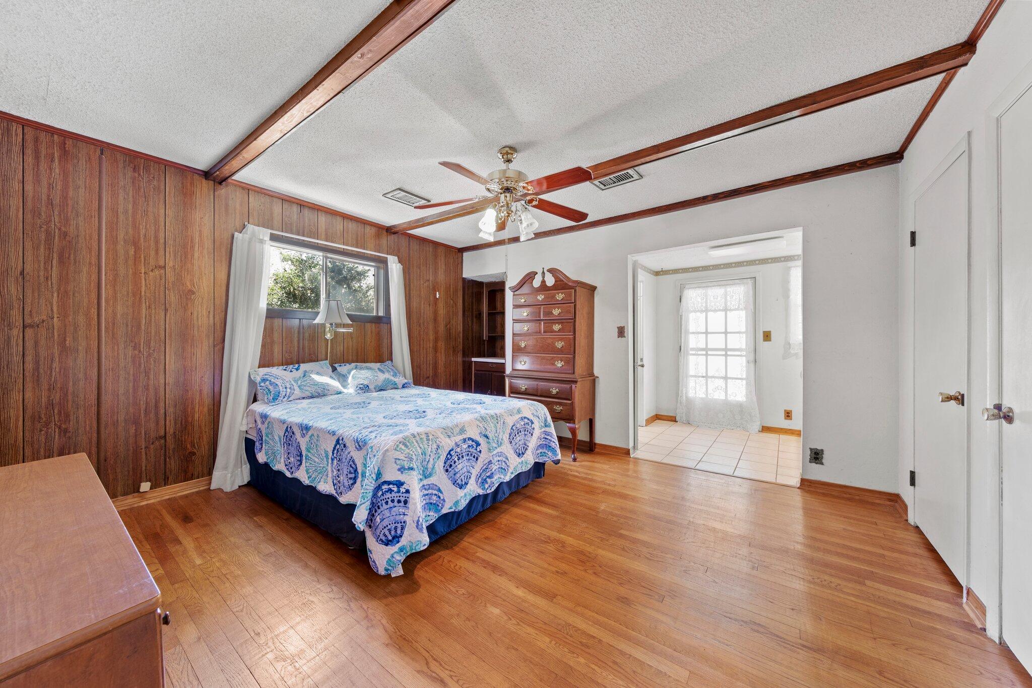 GREY MOSS POINT - Residential