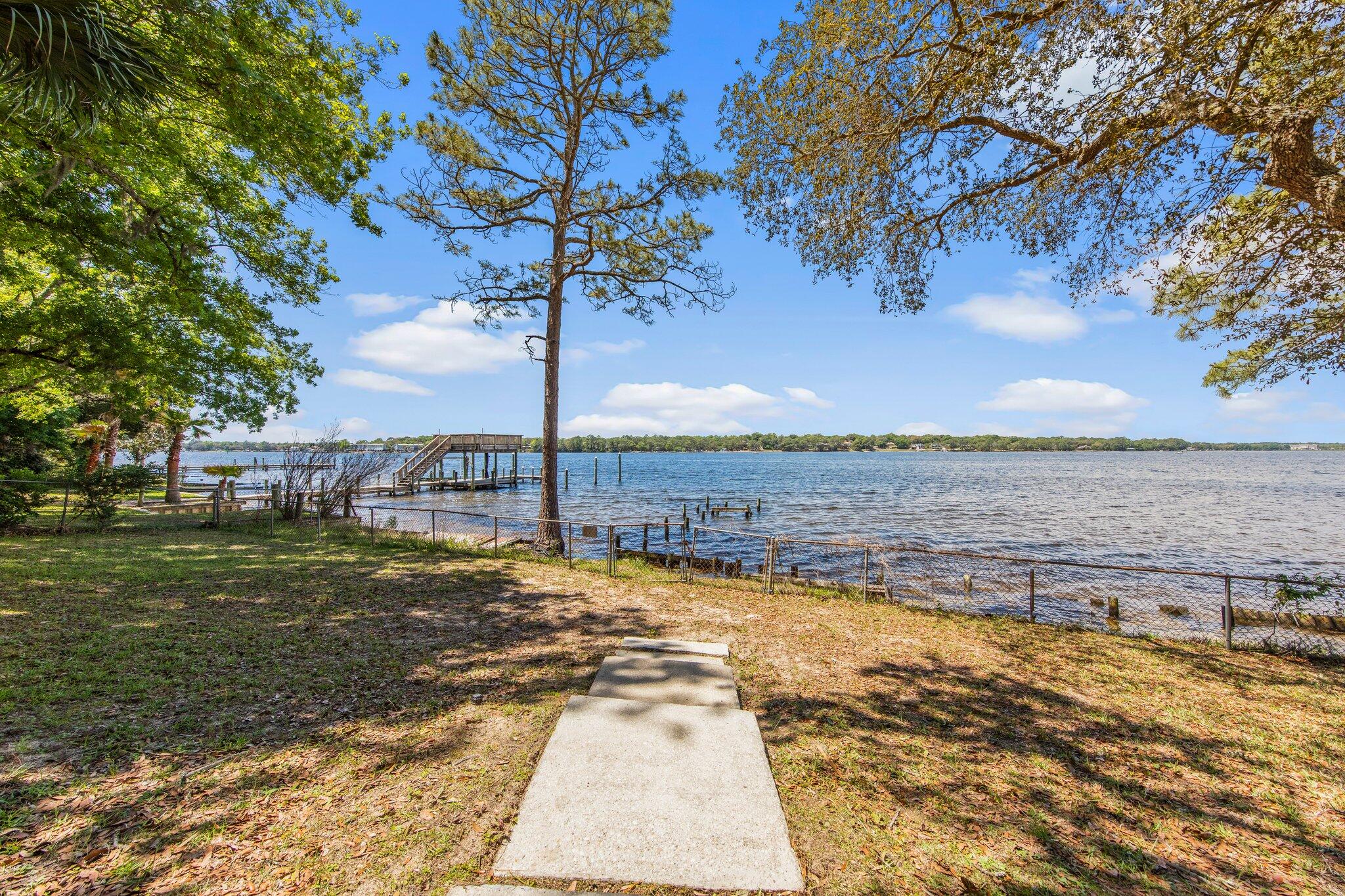 GREY MOSS POINT - Residential