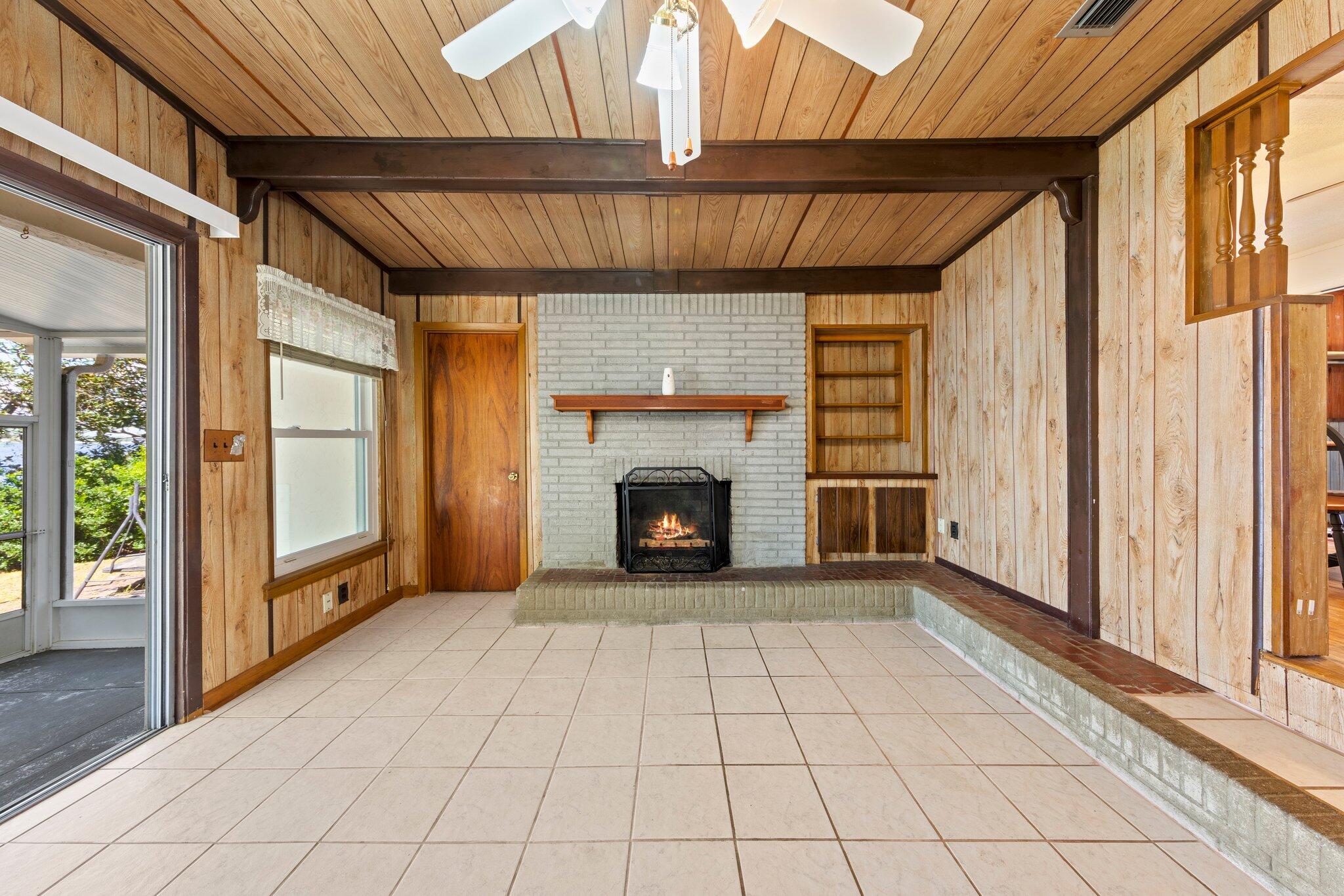 GREY MOSS POINT - Residential