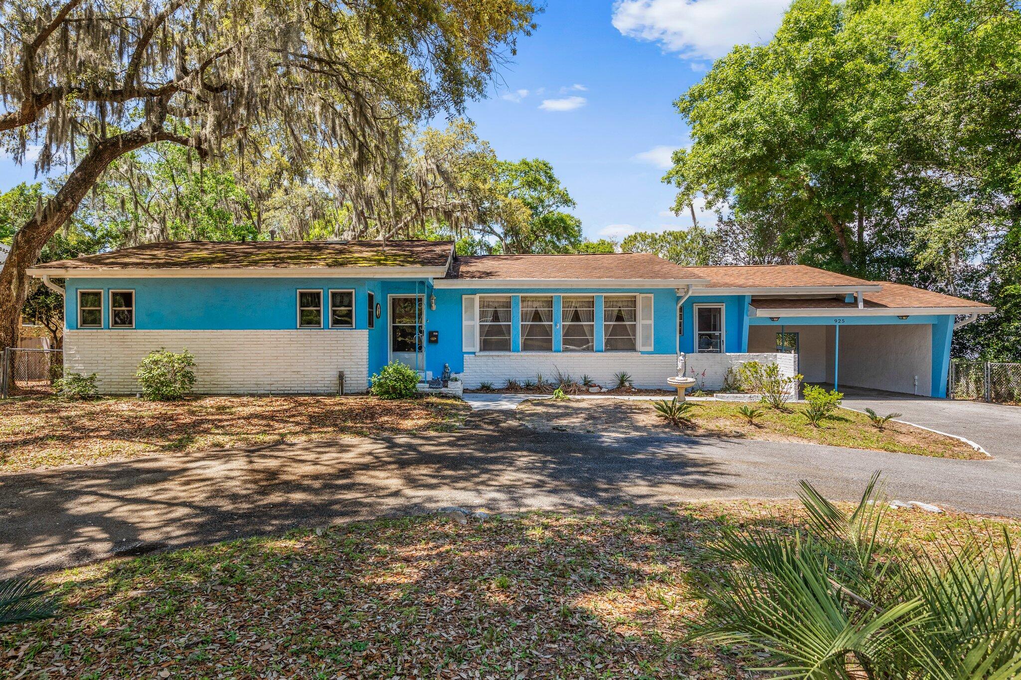 GREY MOSS POINT - Residential