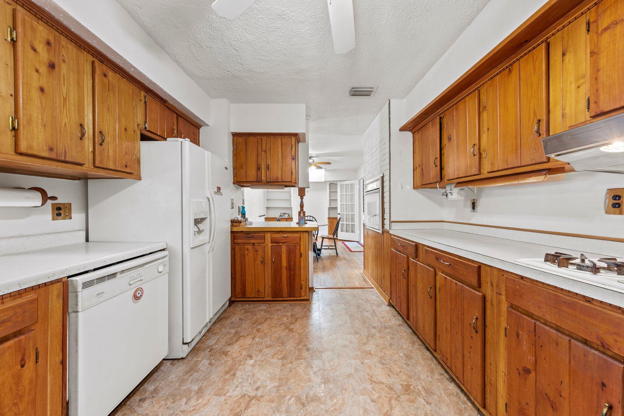 GREY MOSS POINT - Residential