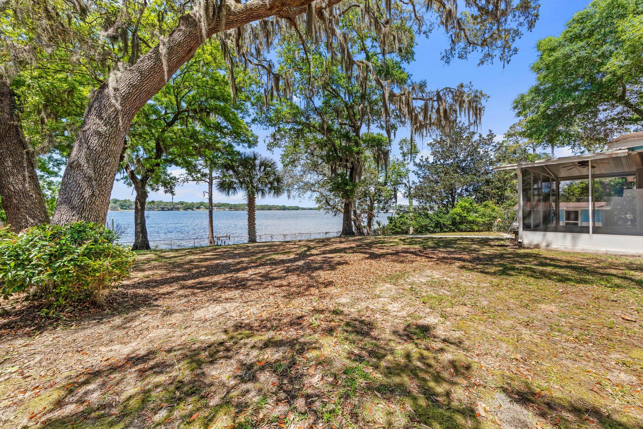 GREY MOSS POINT - Residential