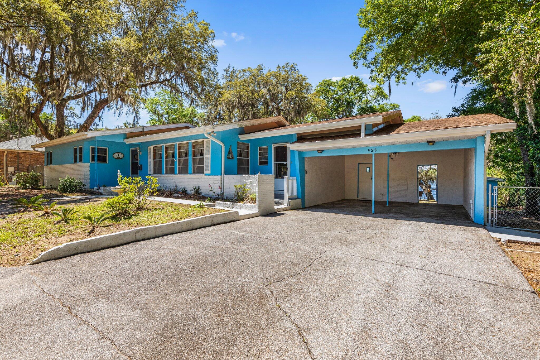 GREY MOSS POINT - Residential