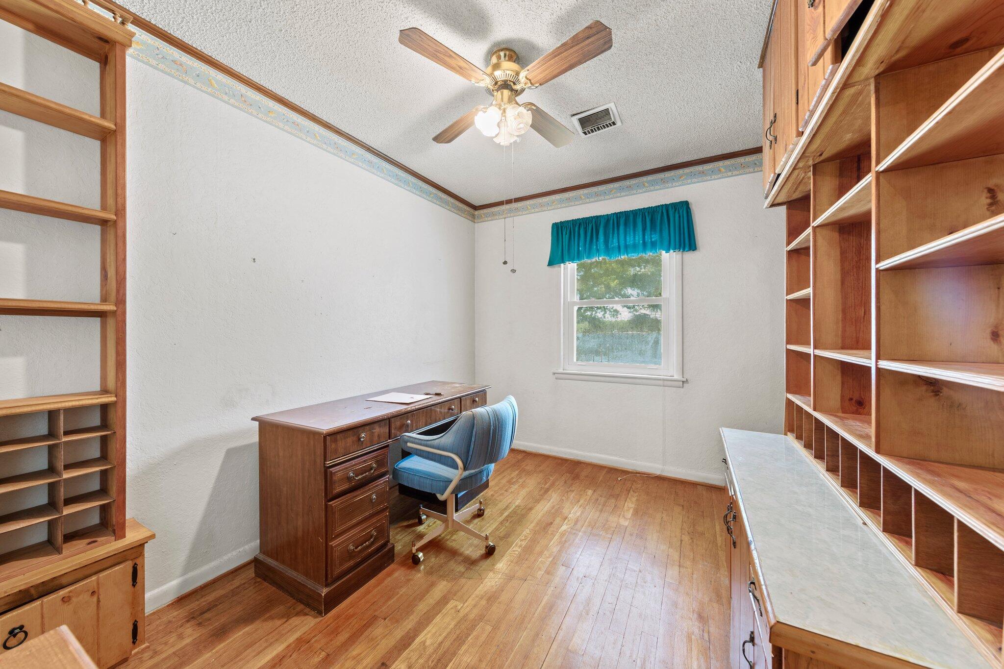 GREY MOSS POINT - Residential