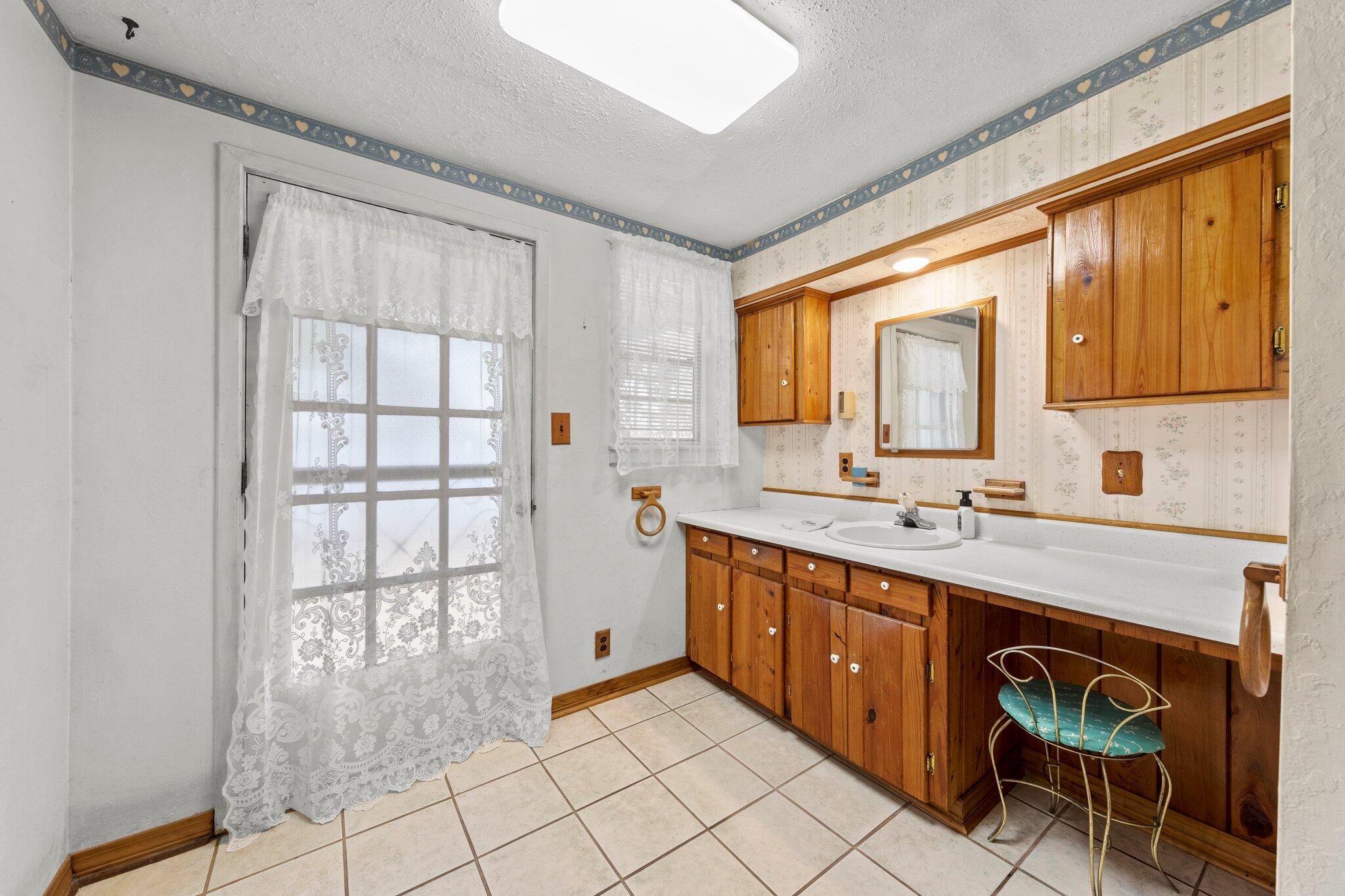 GREY MOSS POINT - Residential