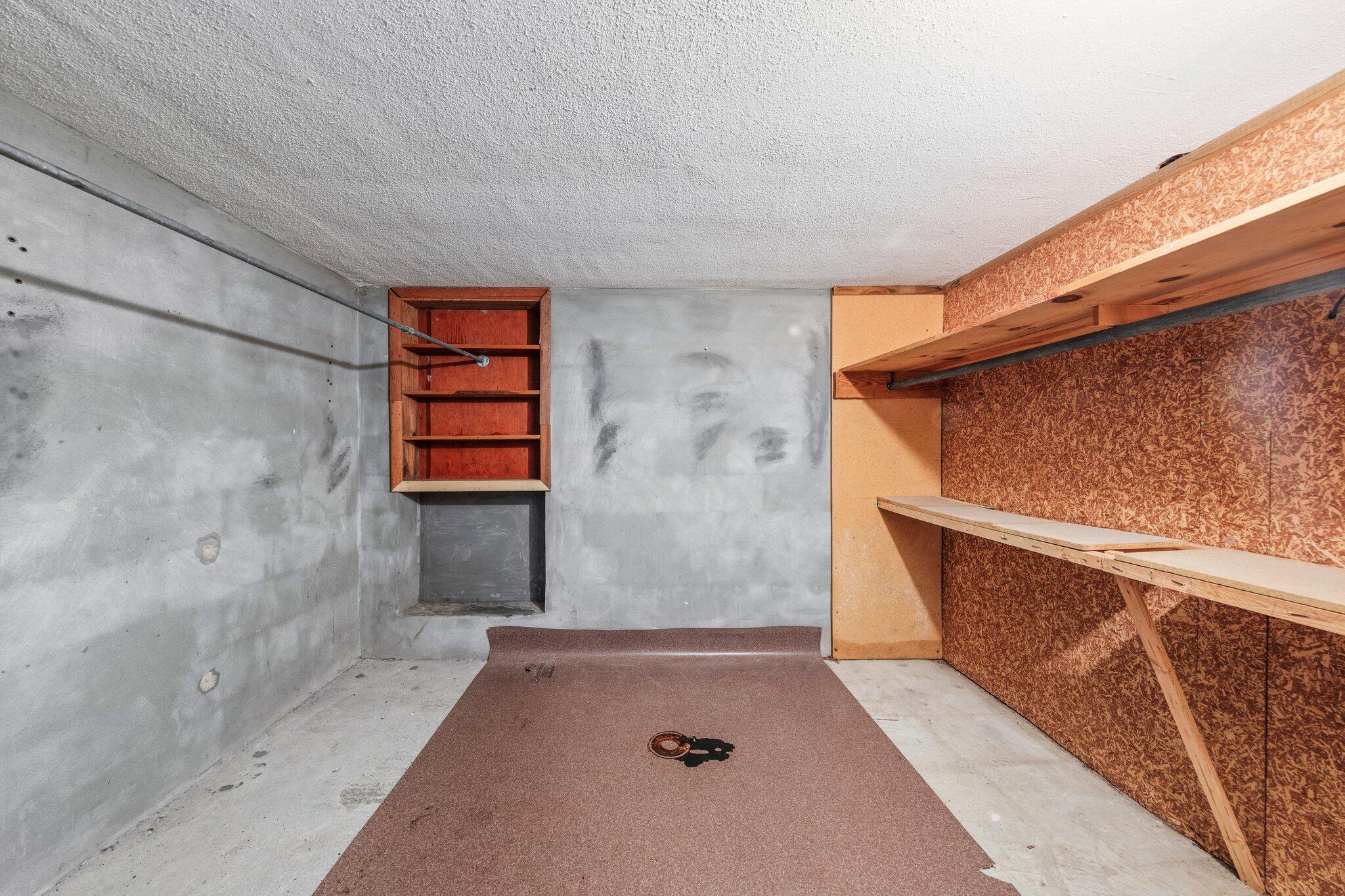 GREY MOSS POINT - Residential