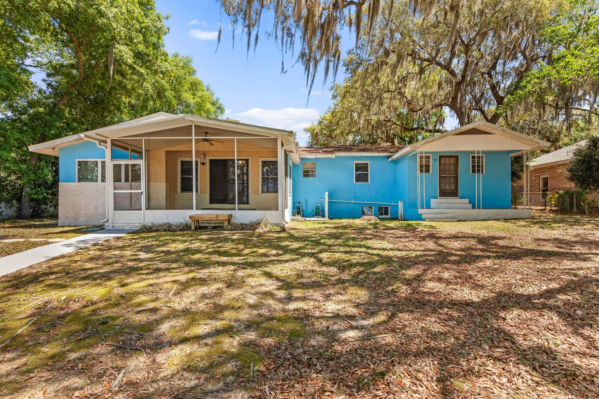 GREY MOSS POINT - Residential