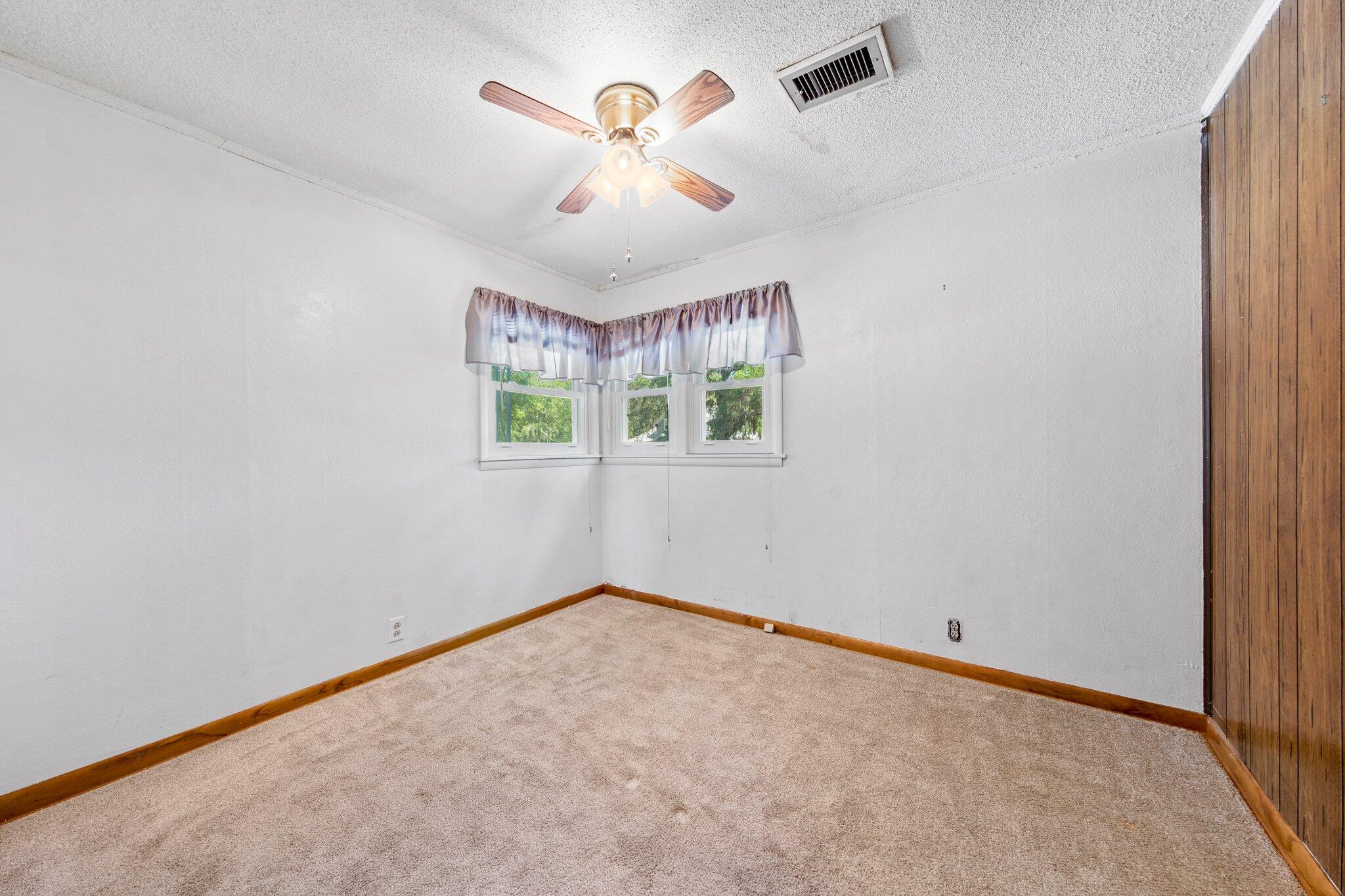 GREY MOSS POINT - Residential