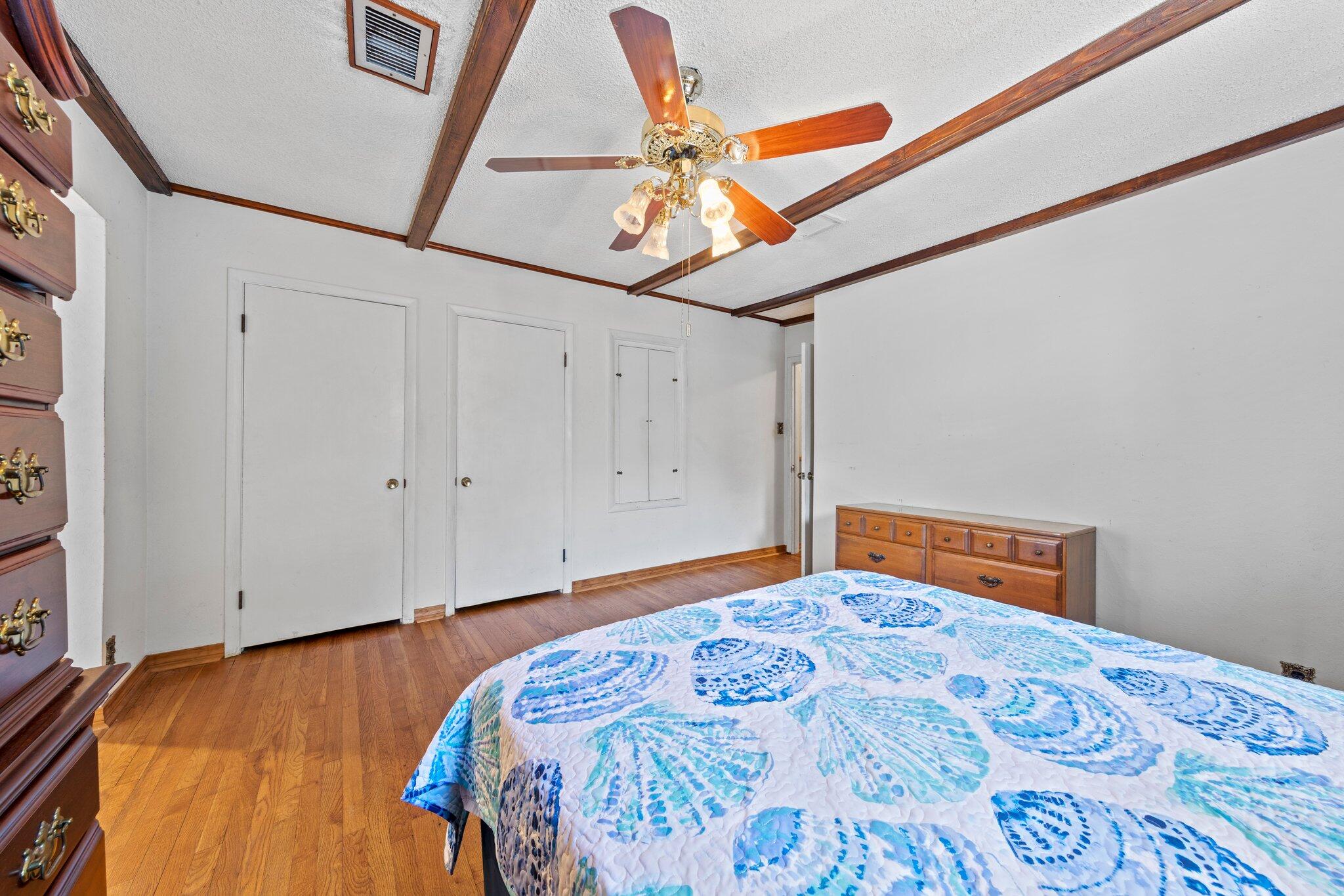 GREY MOSS POINT - Residential