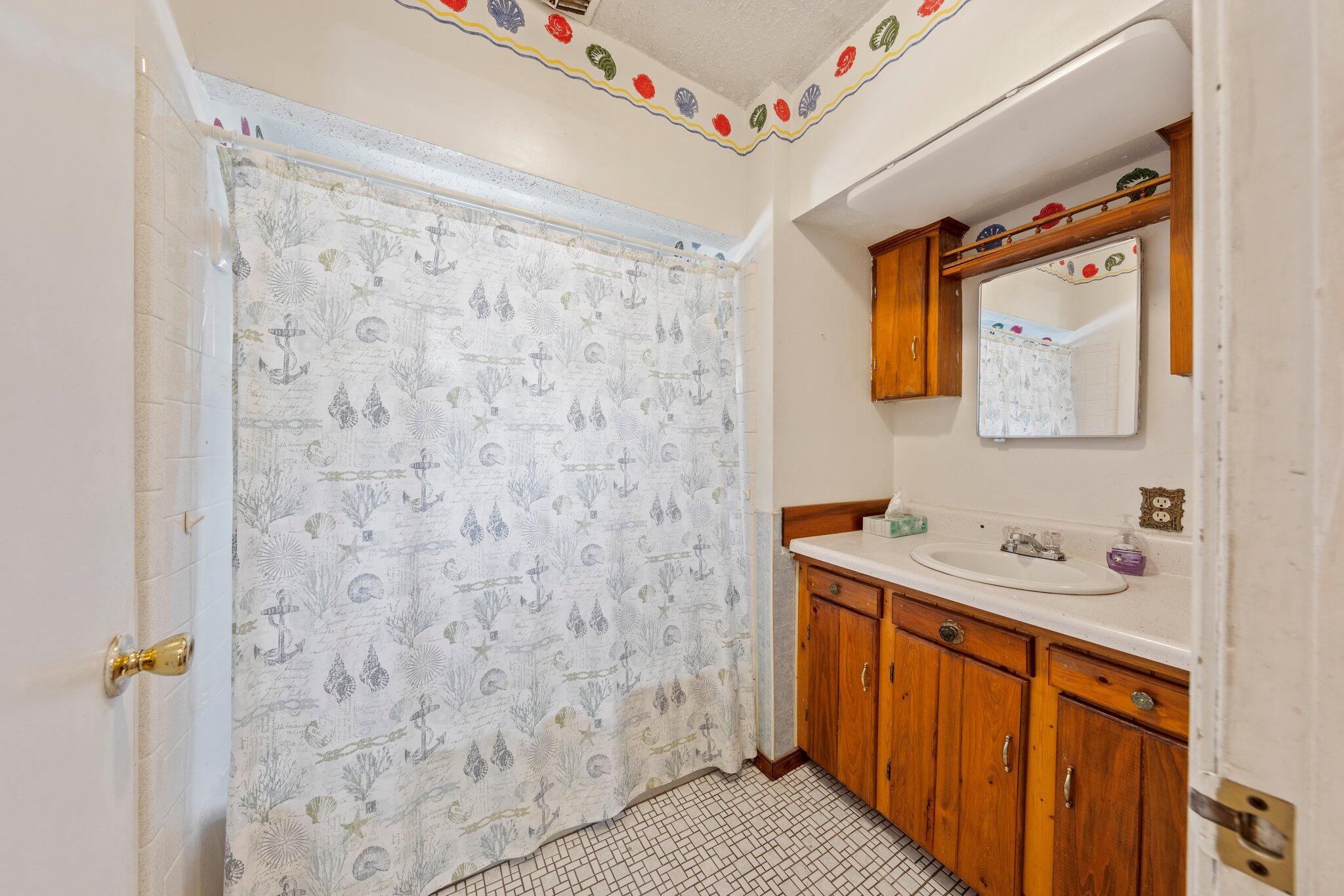 GREY MOSS POINT - Residential