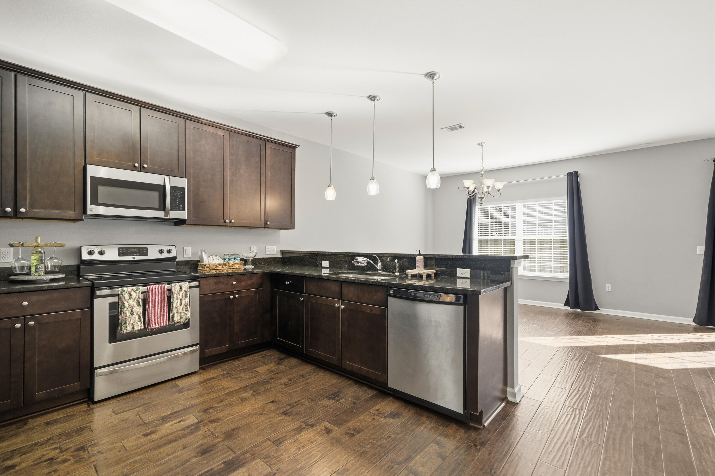 REDWOOD VILLAGE - Residential