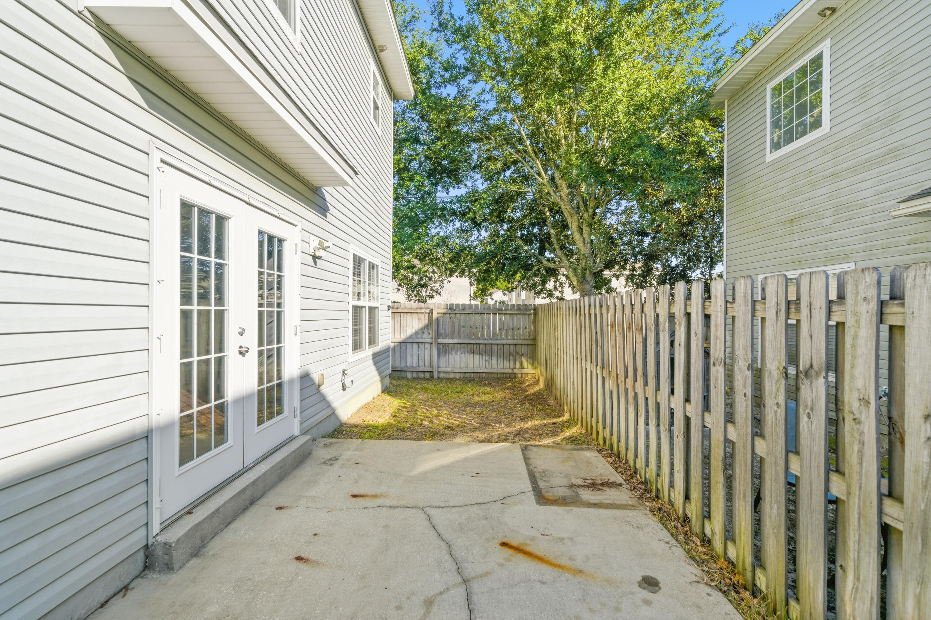 REDWOOD VILLAGE - Residential