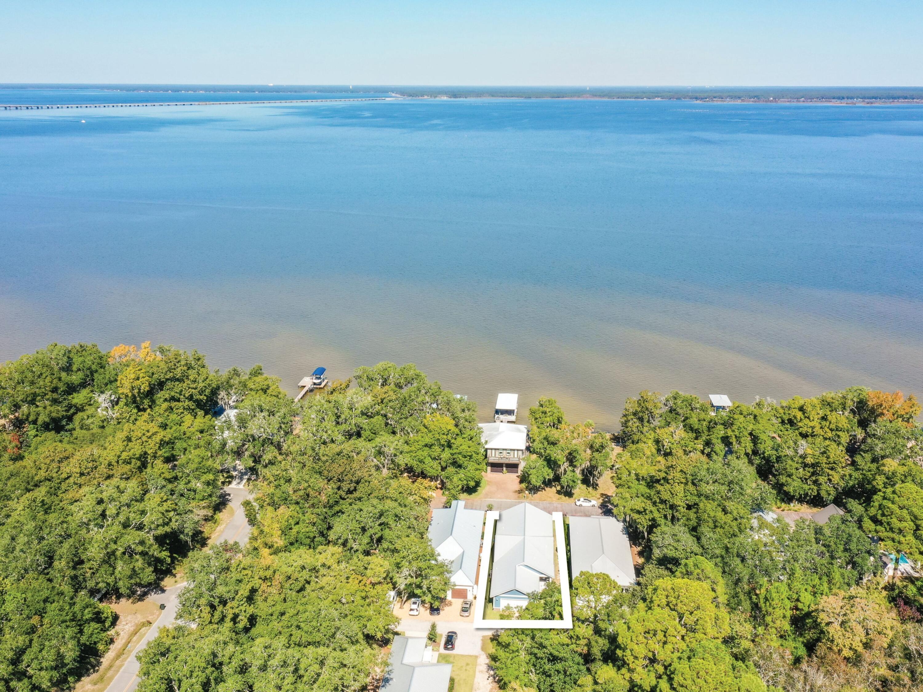 GRAYTON BAYOU - Residential