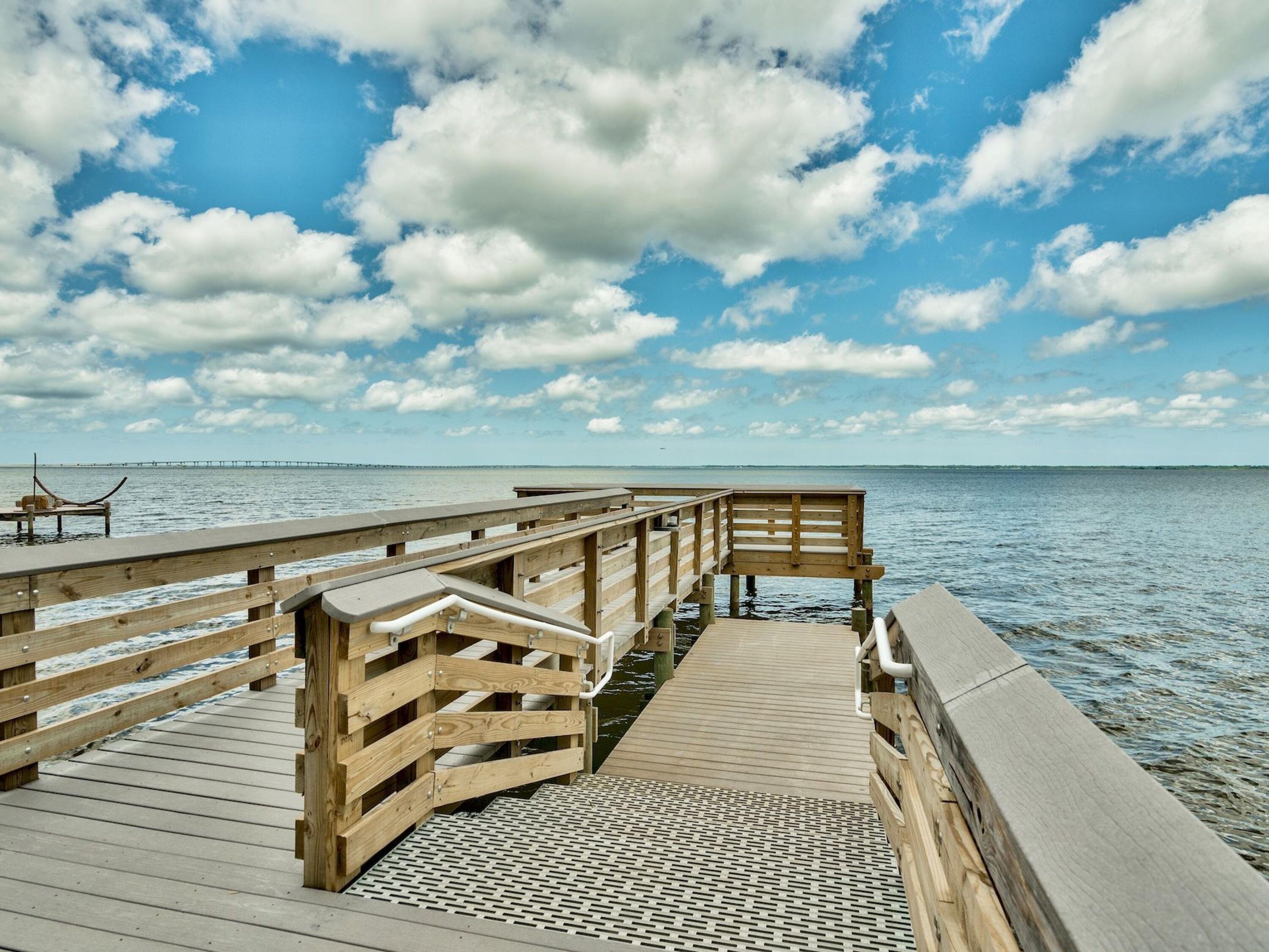 GRAYTON BAYOU - Residential