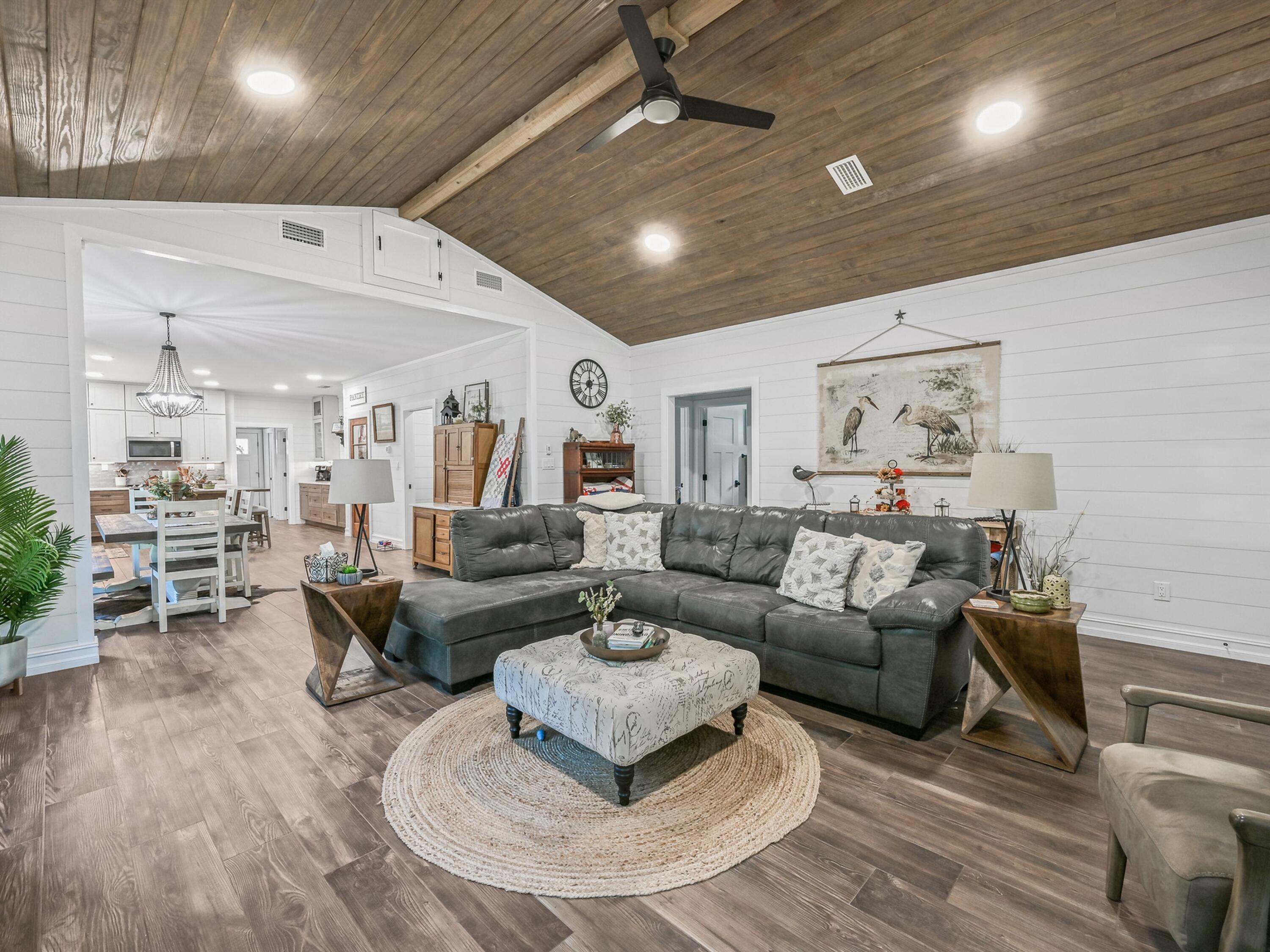 GRAYTON BAYOU - Residential