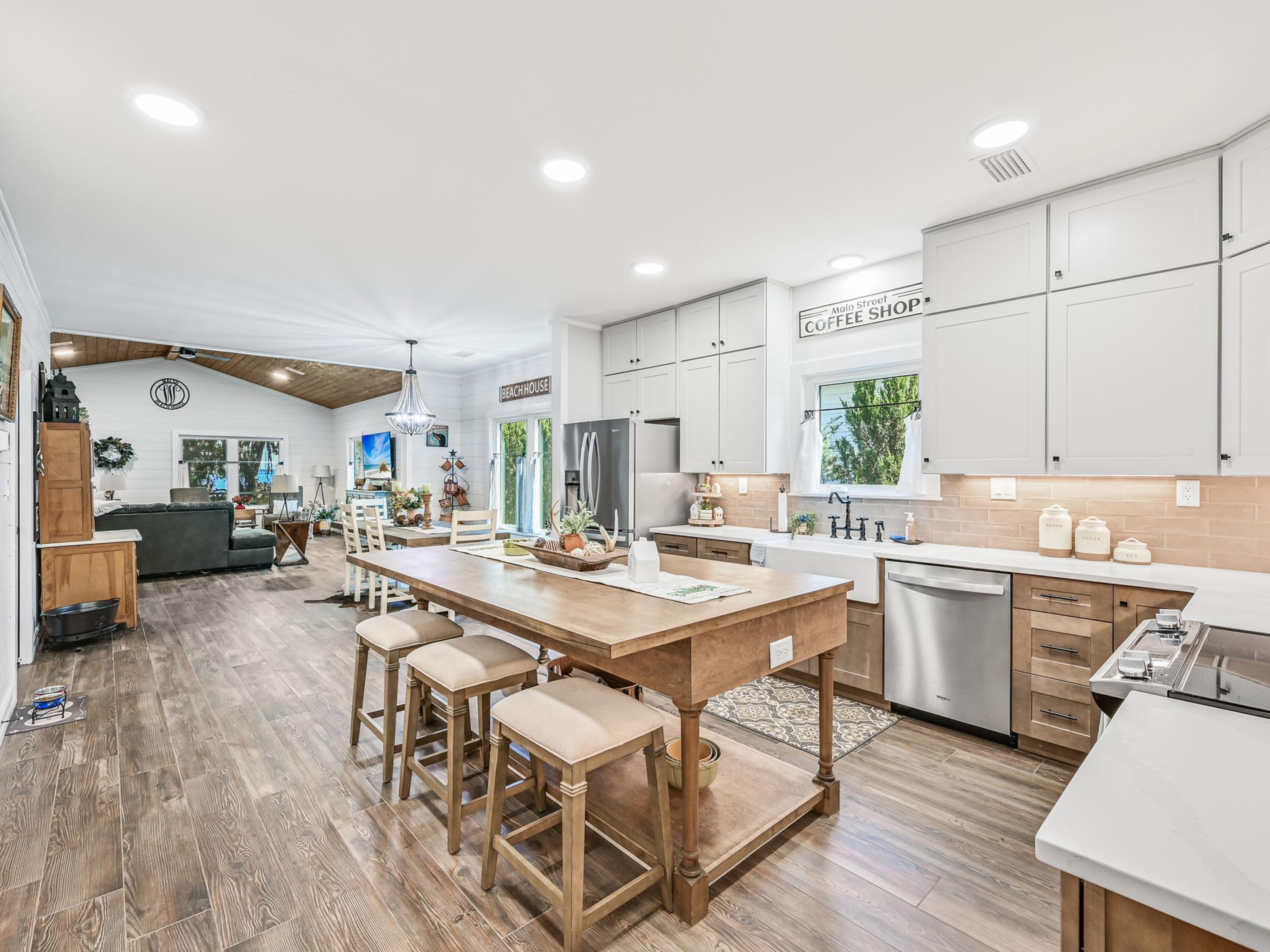 GRAYTON BAYOU - Residential