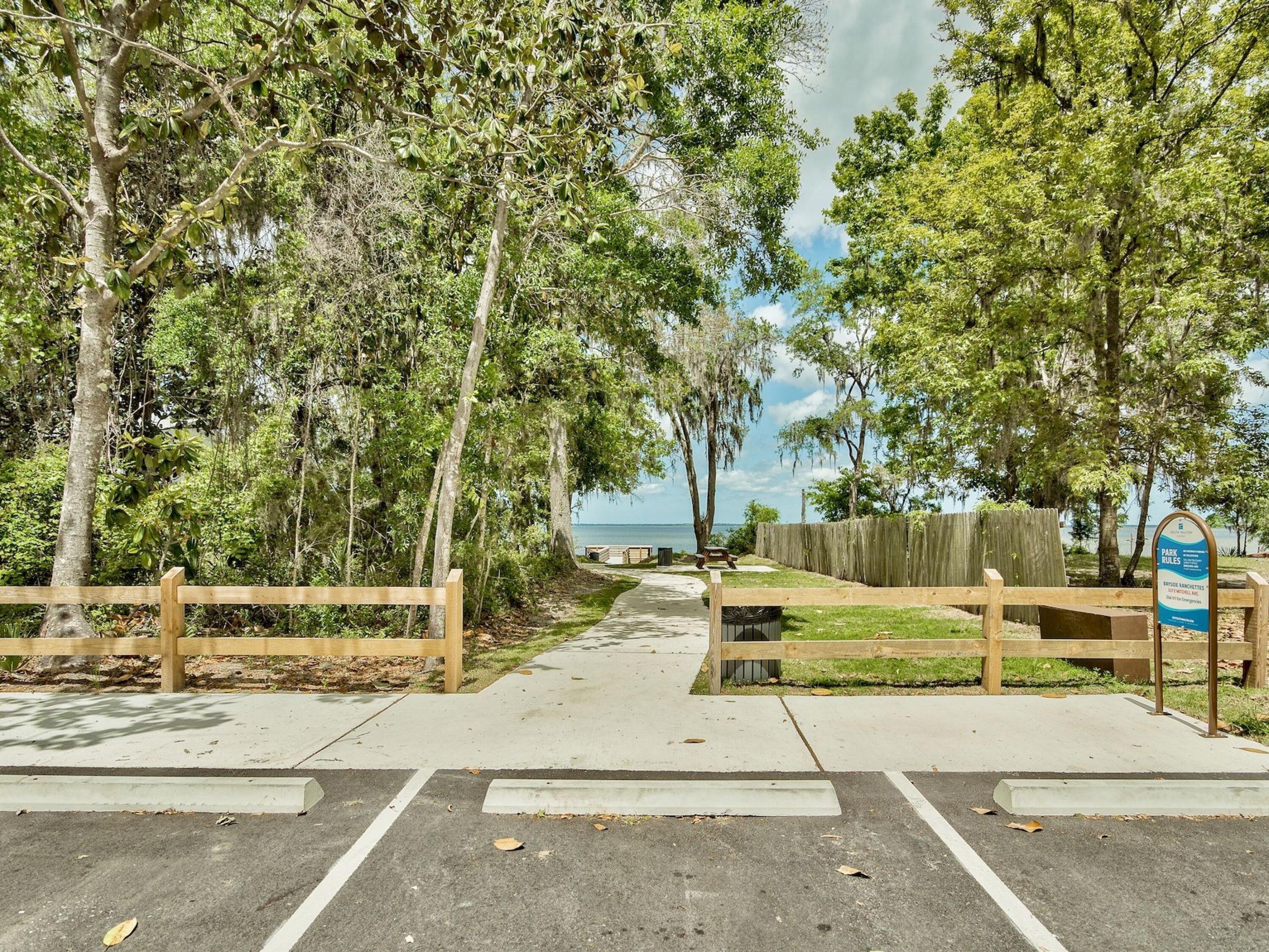 GRAYTON BAYOU - Residential