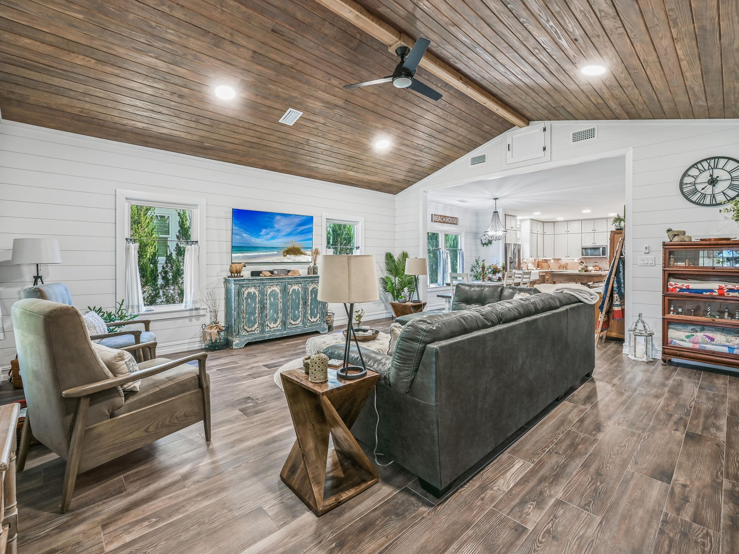 GRAYTON BAYOU - Residential