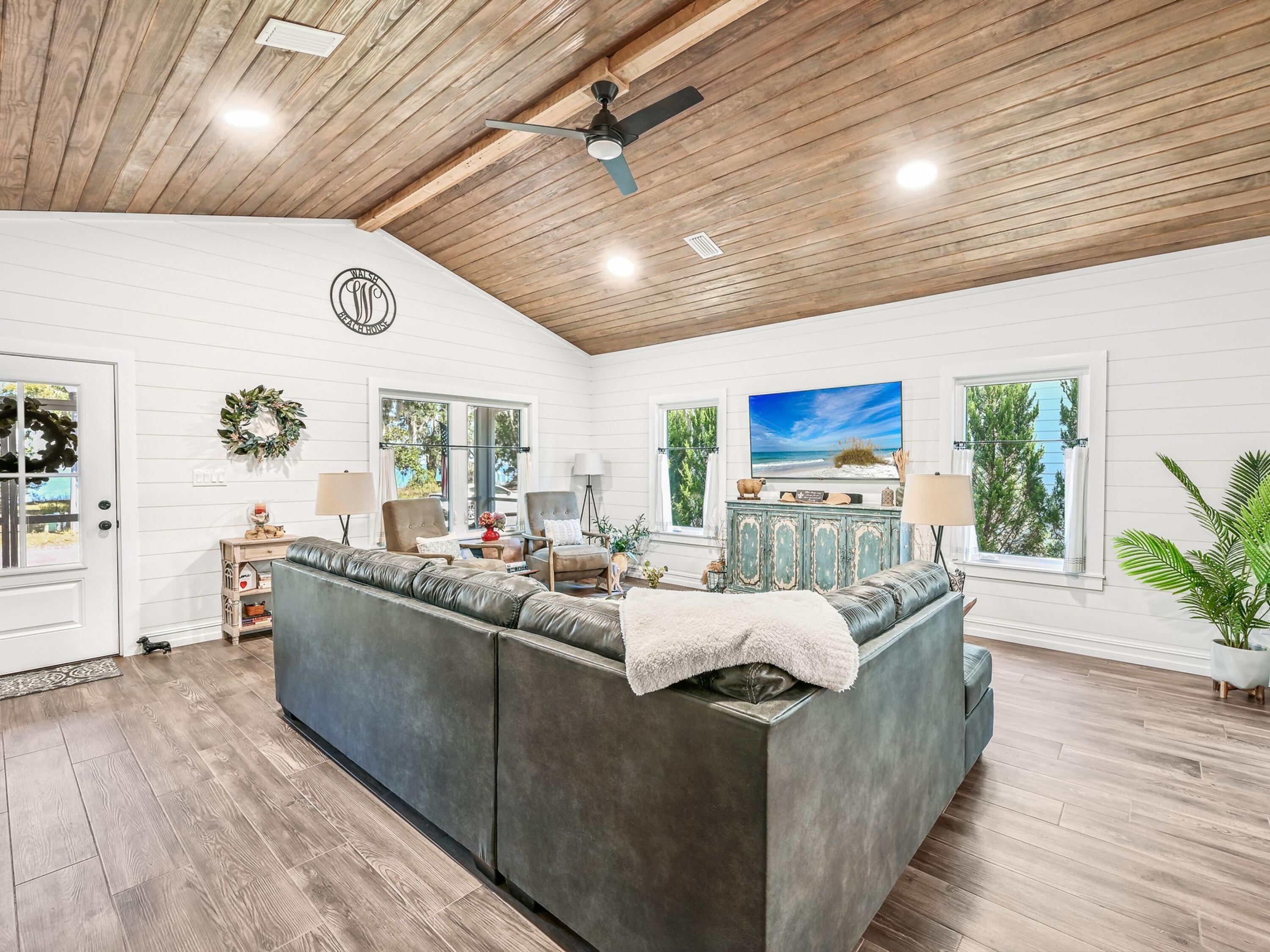 GRAYTON BAYOU - Residential