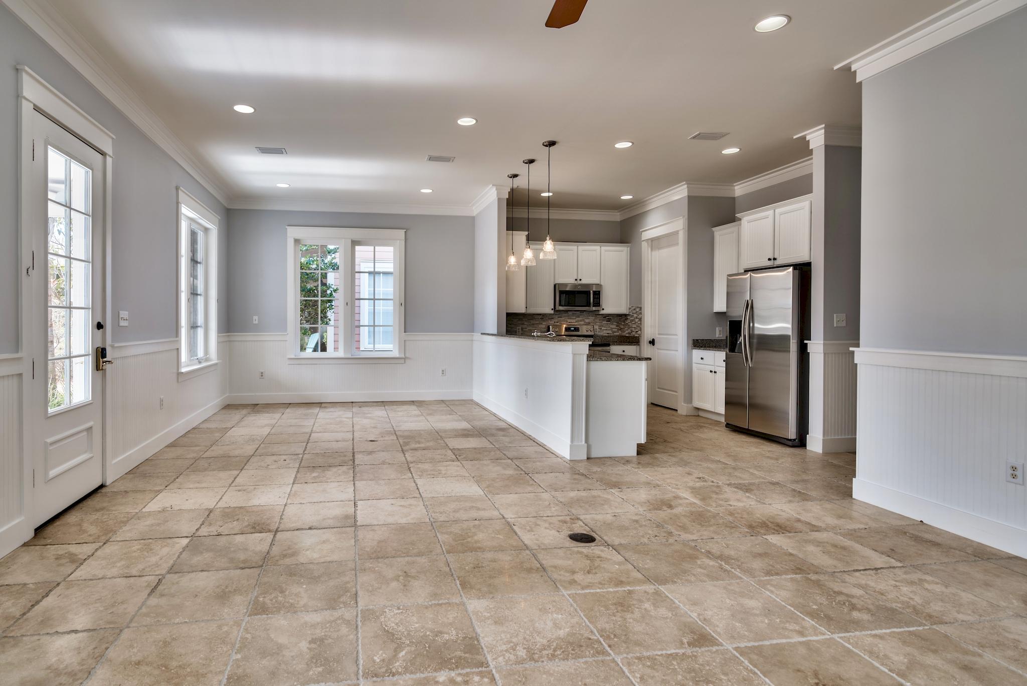 BUNGALOS AT SANDESTIN - Residential