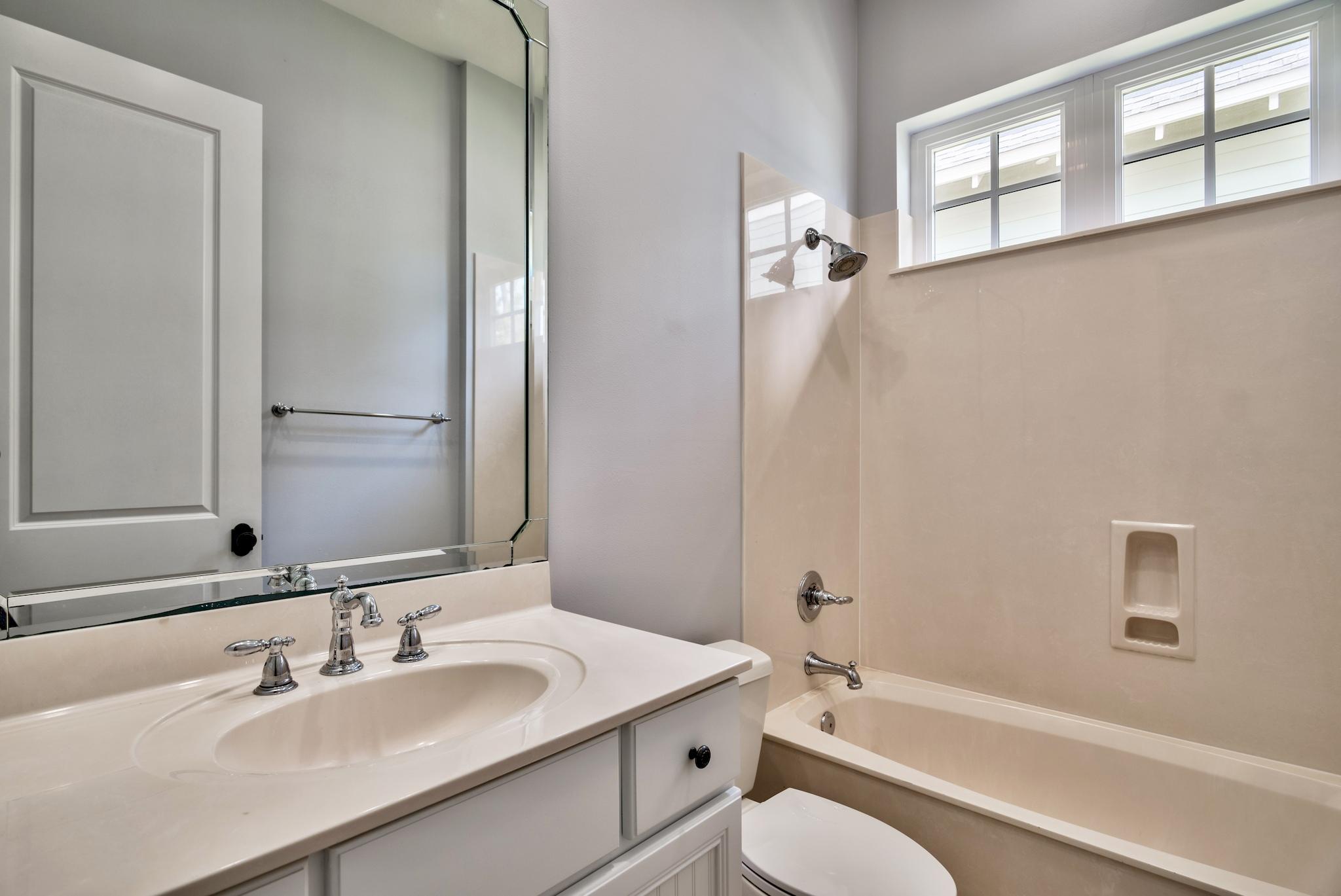 BUNGALOS AT SANDESTIN - Residential