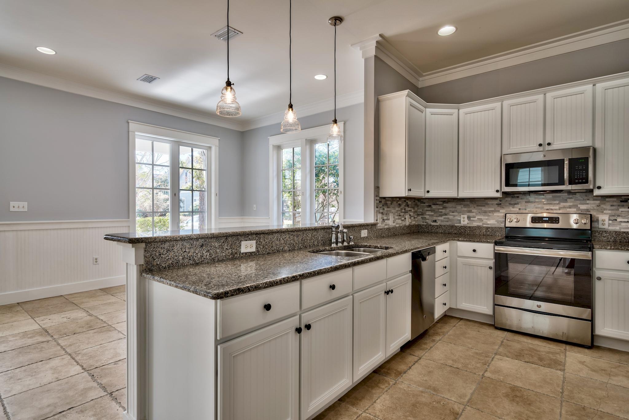 BUNGALOS AT SANDESTIN - Residential
