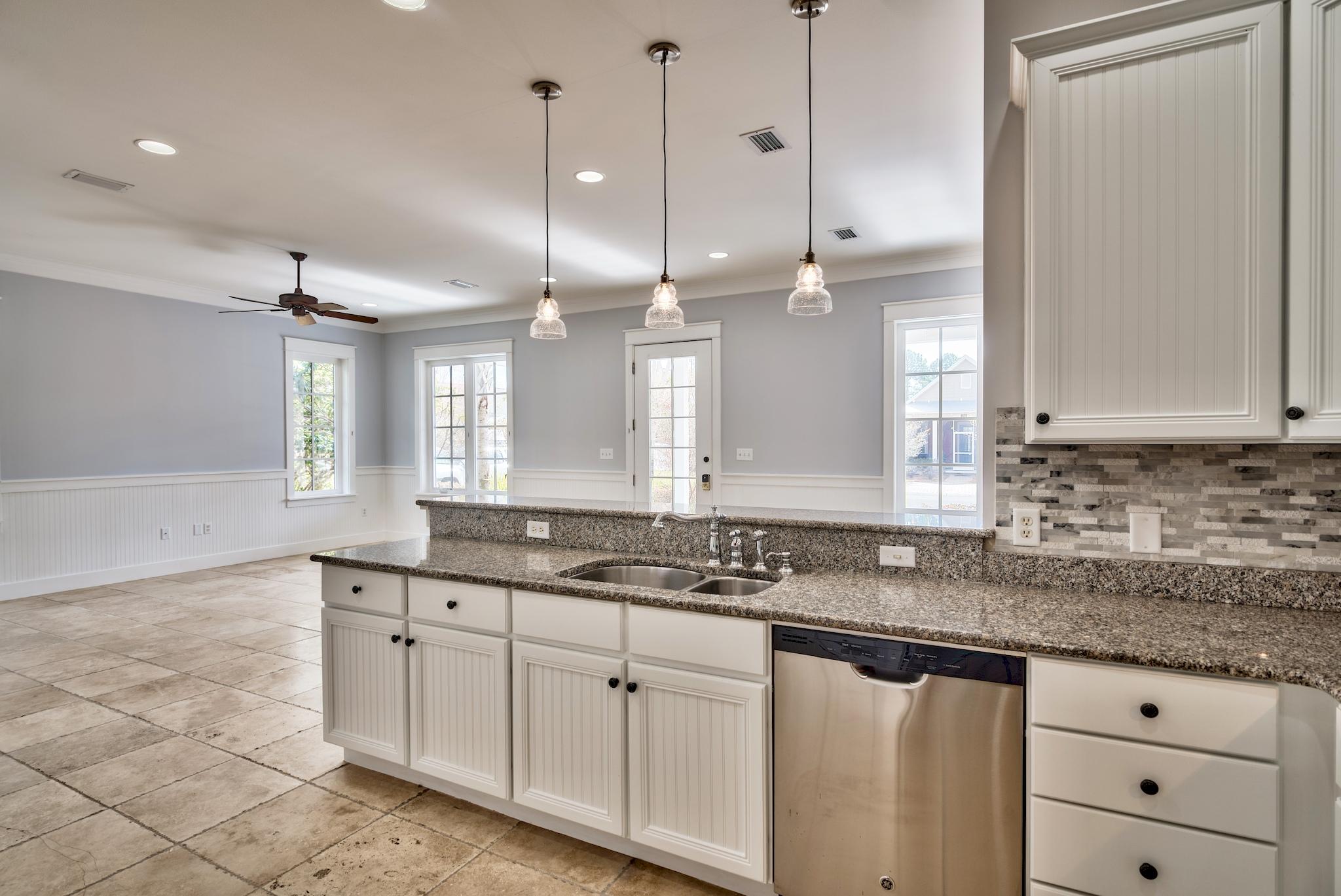 BUNGALOS AT SANDESTIN - Residential